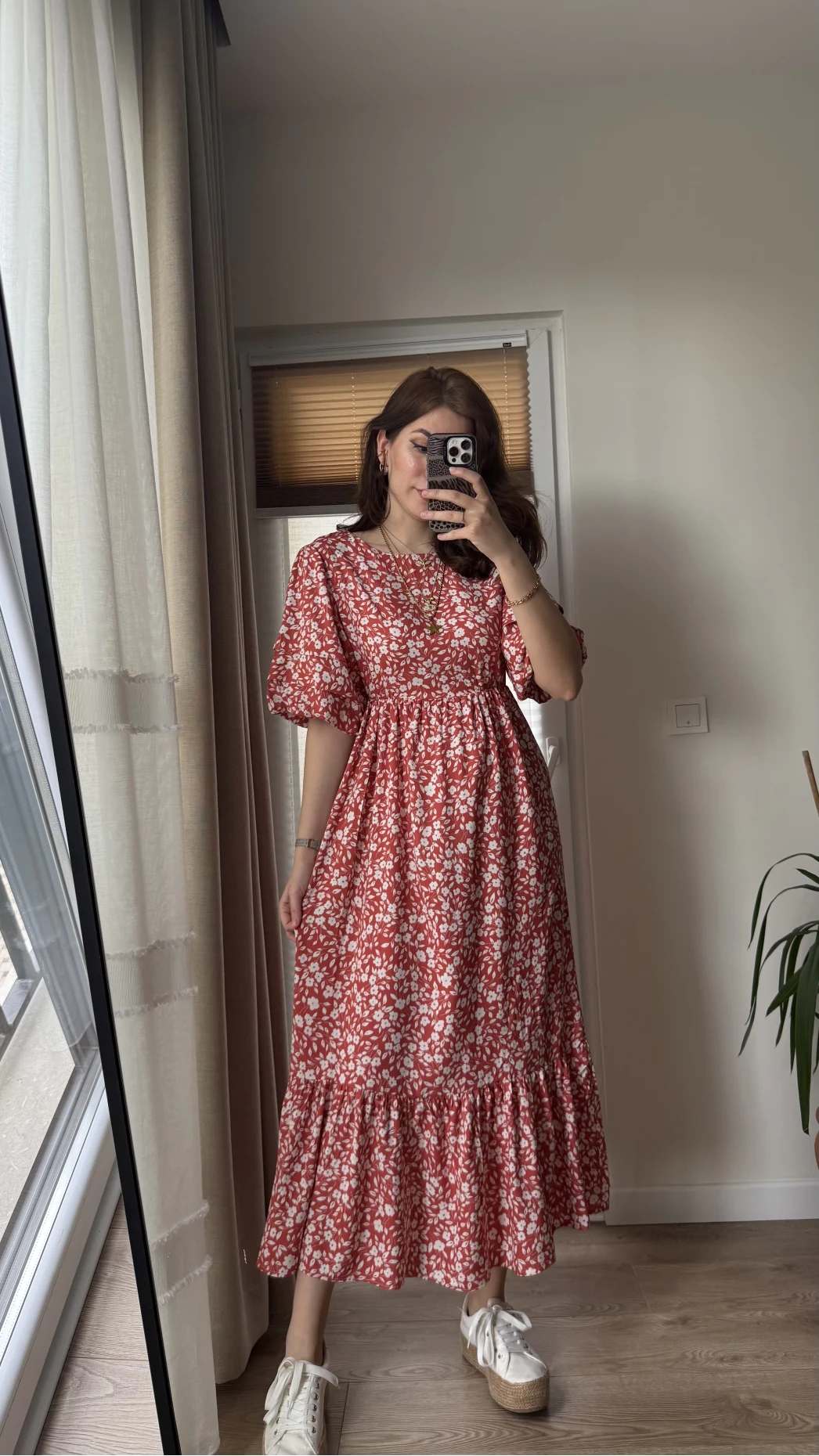 Balon Kol Kırmızı Çiçekli Midi Boy Elbise