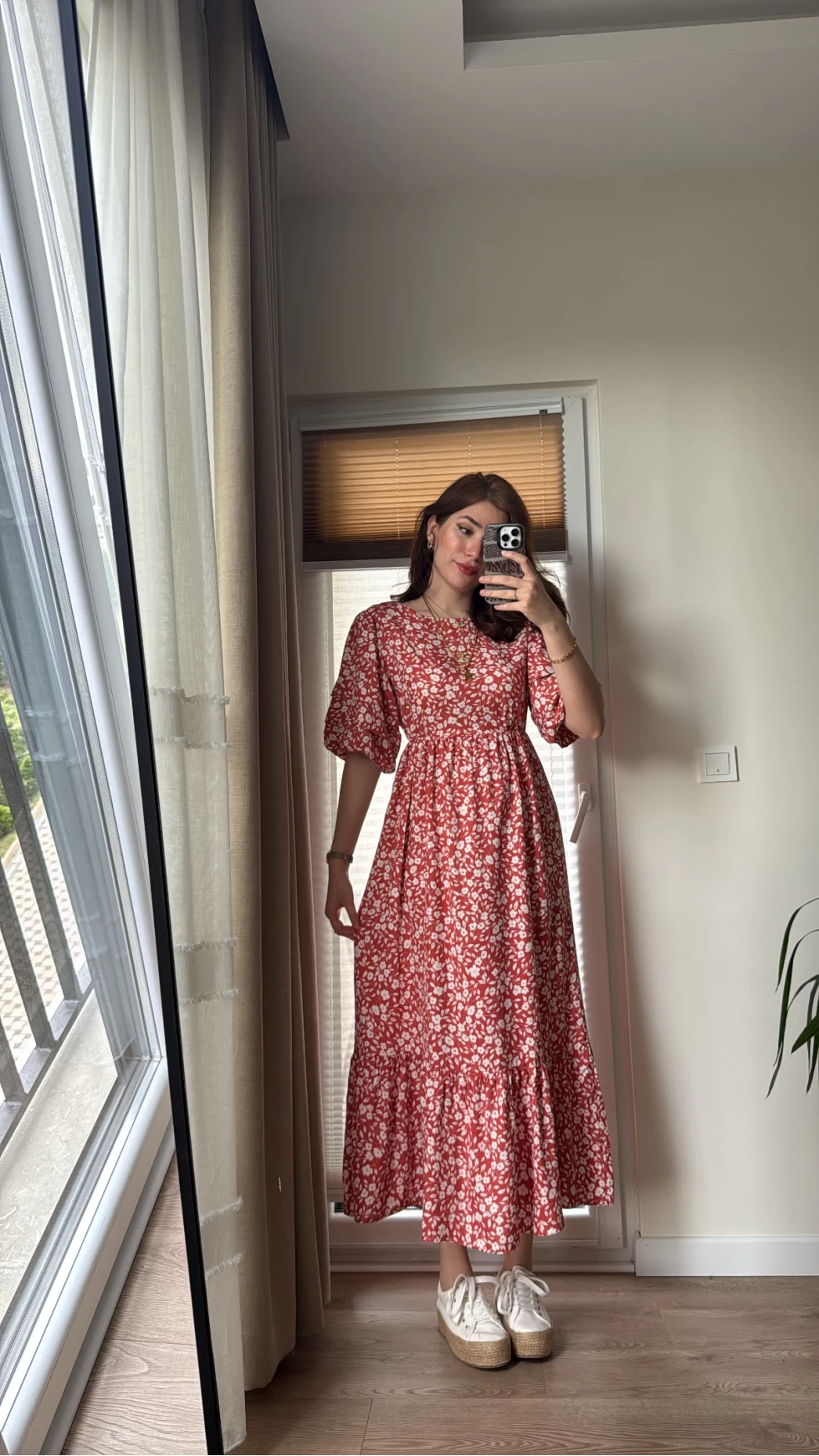 Balon Kol Kırmızı Çiçekli Midi Boy Elbise