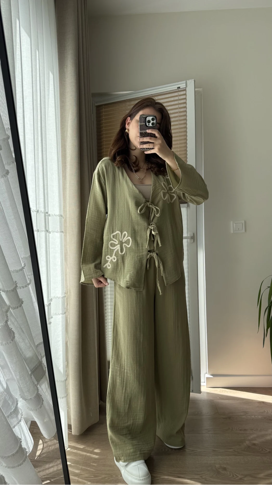 Bella Müslin Nakışlı Takım Haki