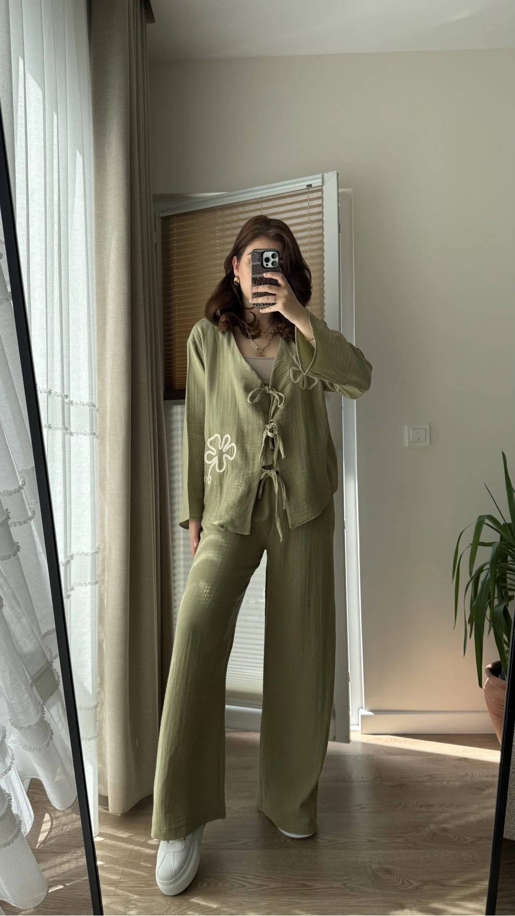 Bella Müslin Nakışlı Takım Haki