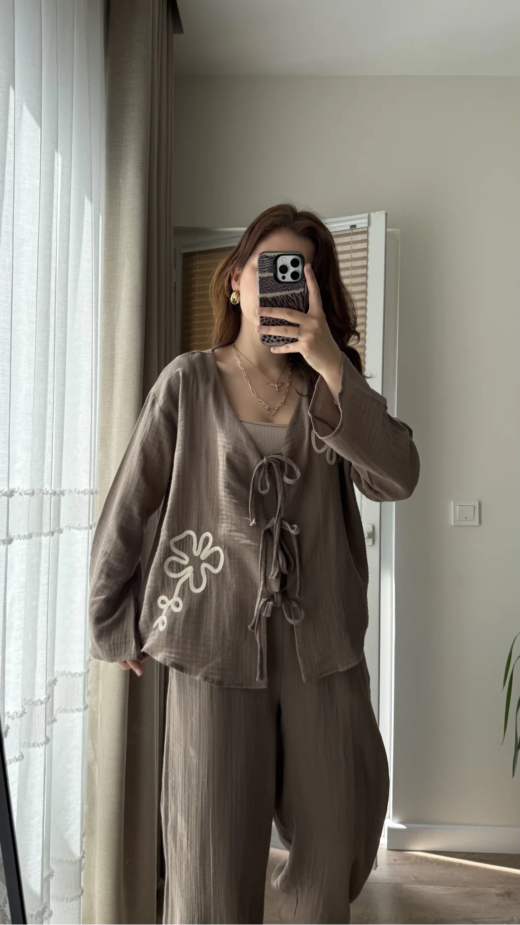 Bella Müslin Nakışlı Takım Vizon