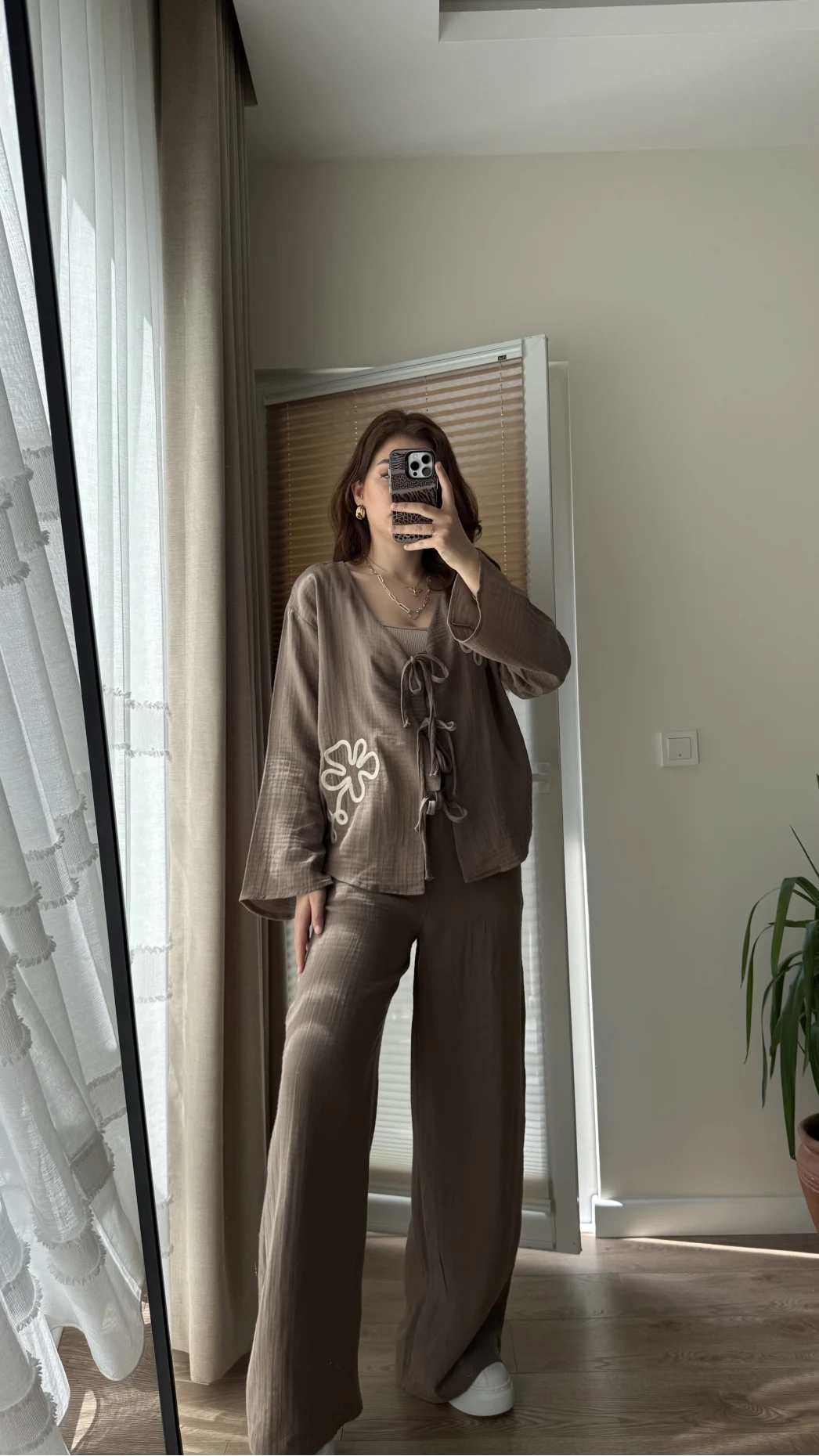 Bella Müslin Nakışlı Takım Vizon