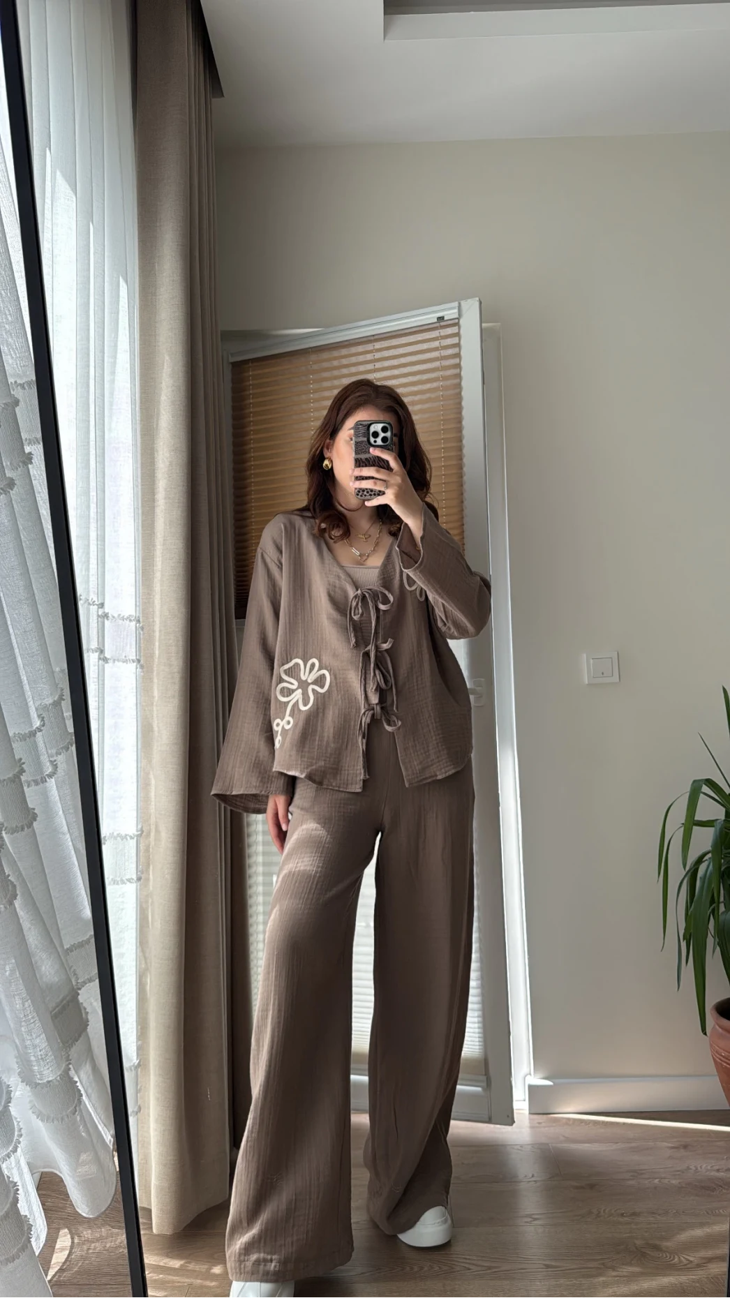 Bella Müslin Nakışlı Takım Vizon