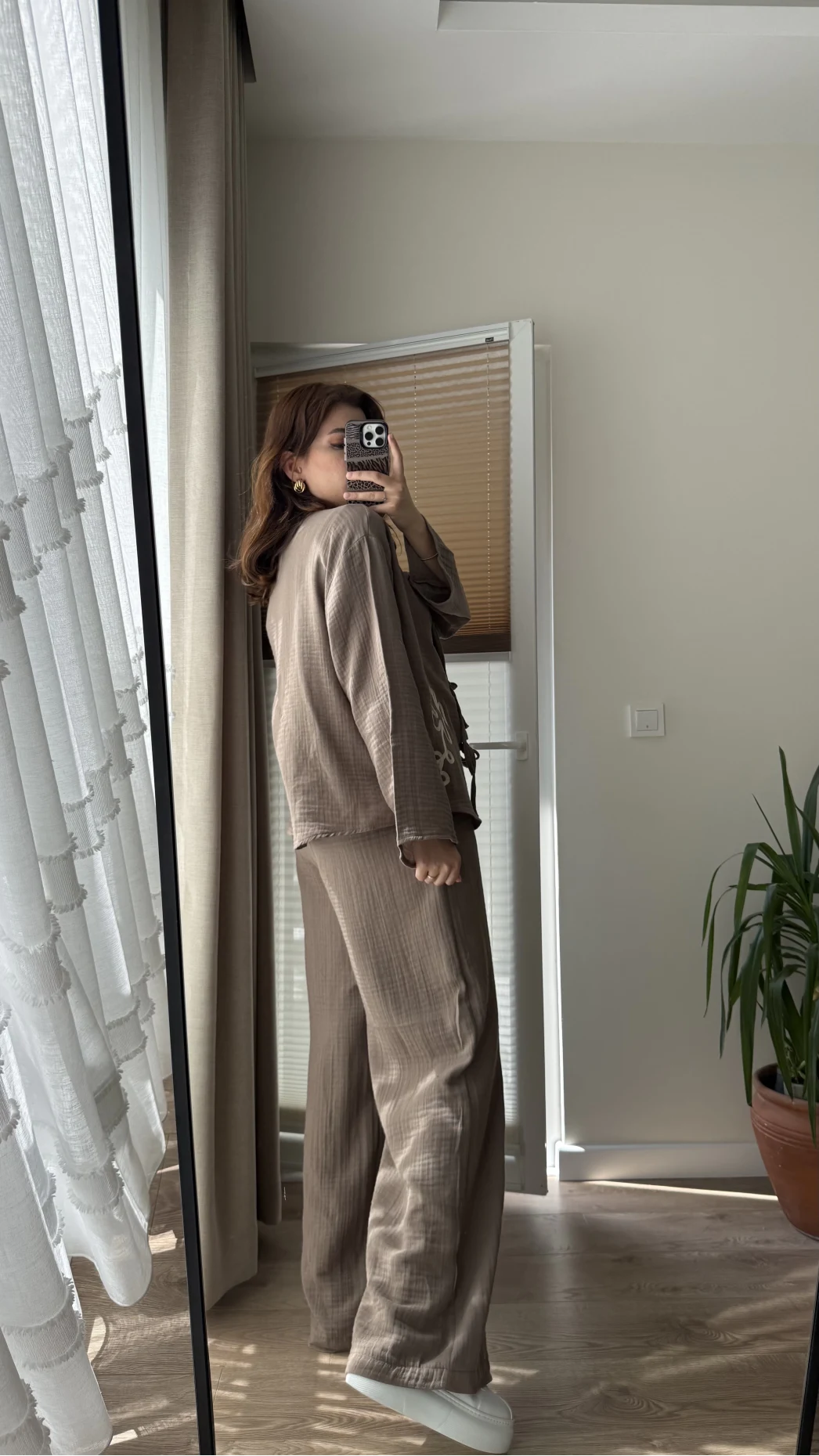 Bella Müslin Nakışlı Takım Vizon