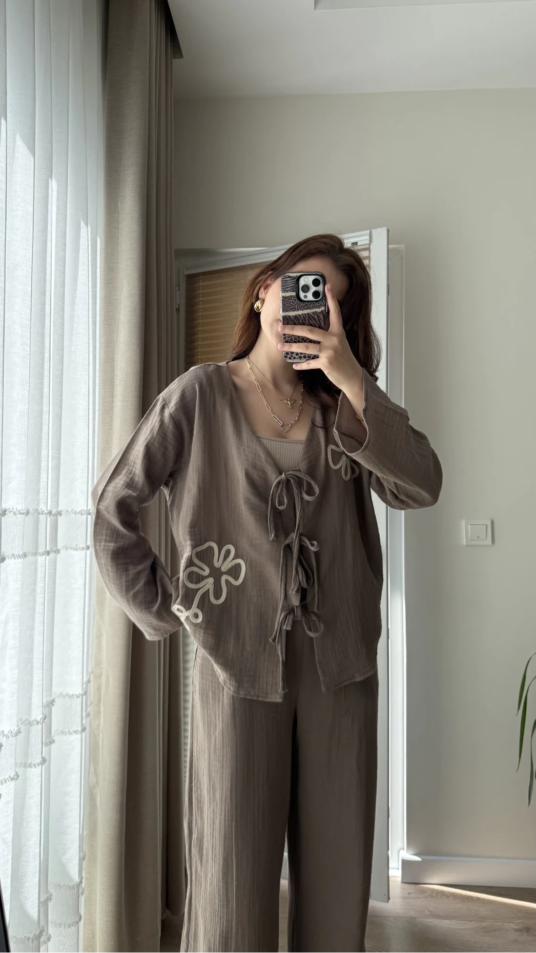 Bella Müslin Nakışlı Takım Vizon