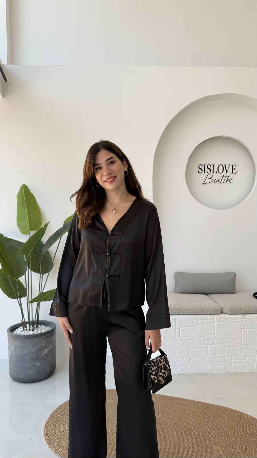 Bennet Serisi Saten Gömlek - Siyah - Kod: 2142