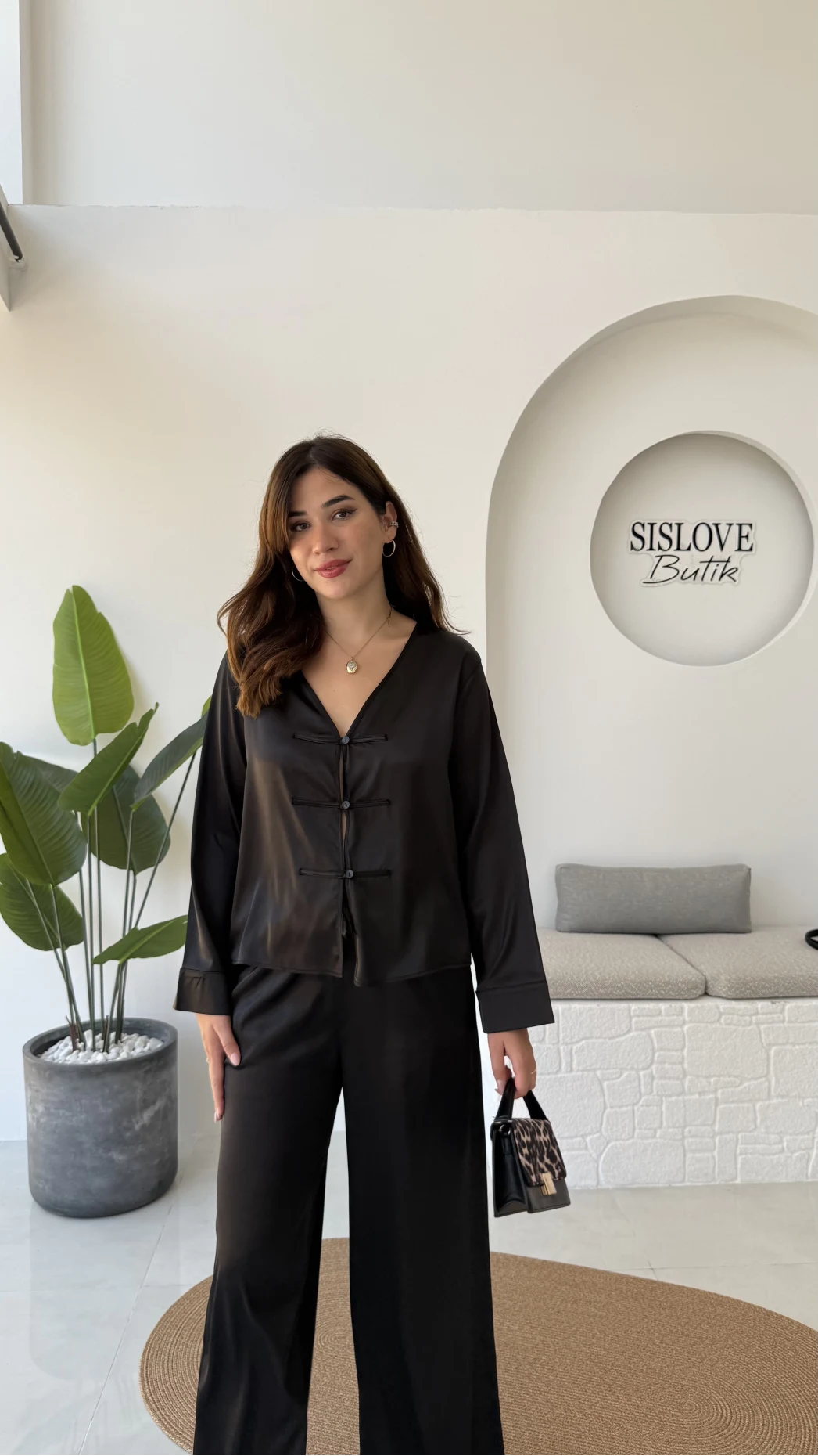 Bennet Serisi Saten Gömlek - Siyah - Kod: 2142