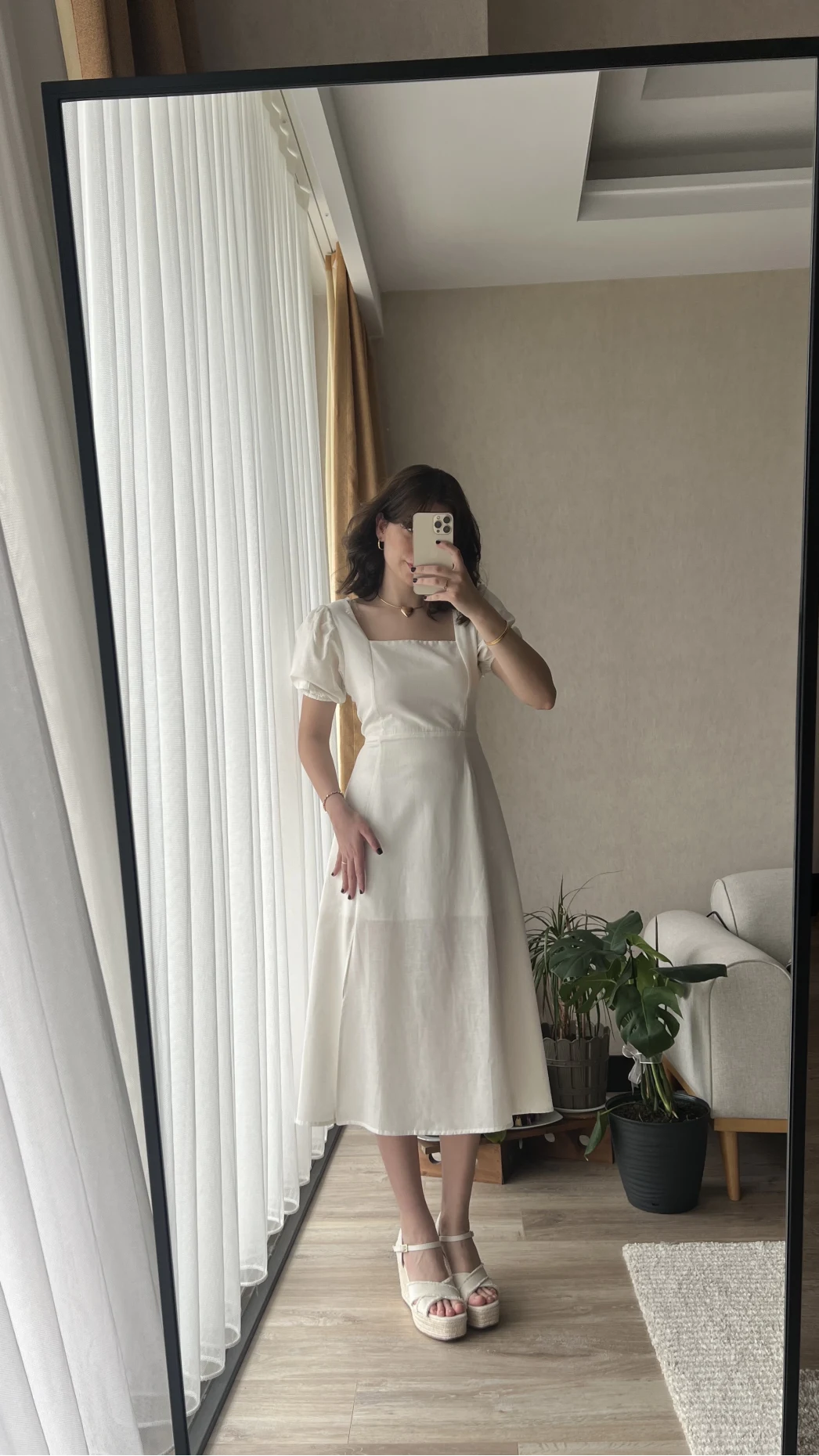 Betty Beyaz Sırtı Çapraz Keten Elbise