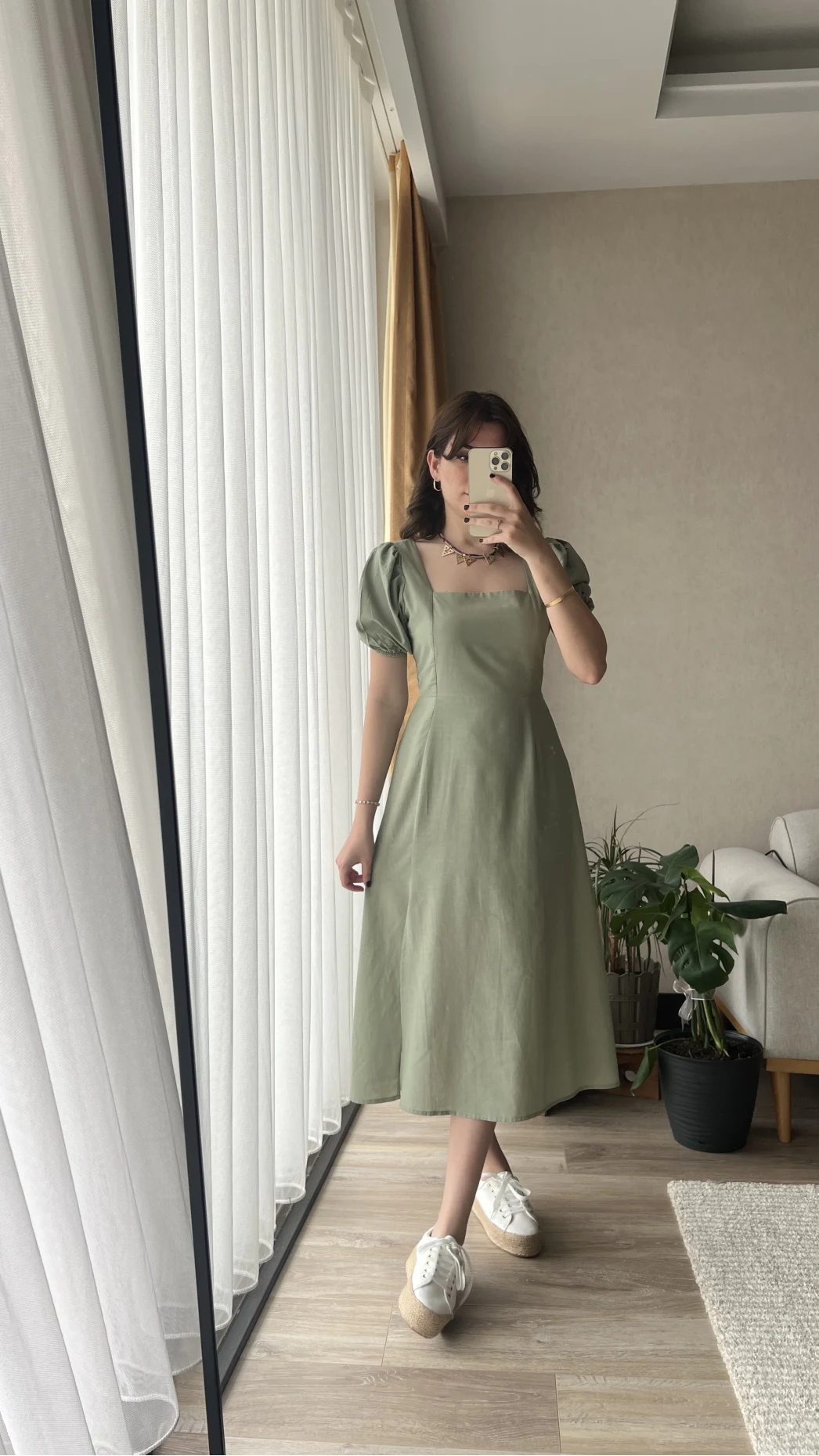 Betty Haki Sırtı Çapraz Keten Elbise