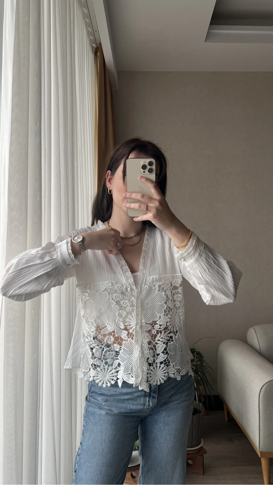 Beyaz Dantelli Gömlek