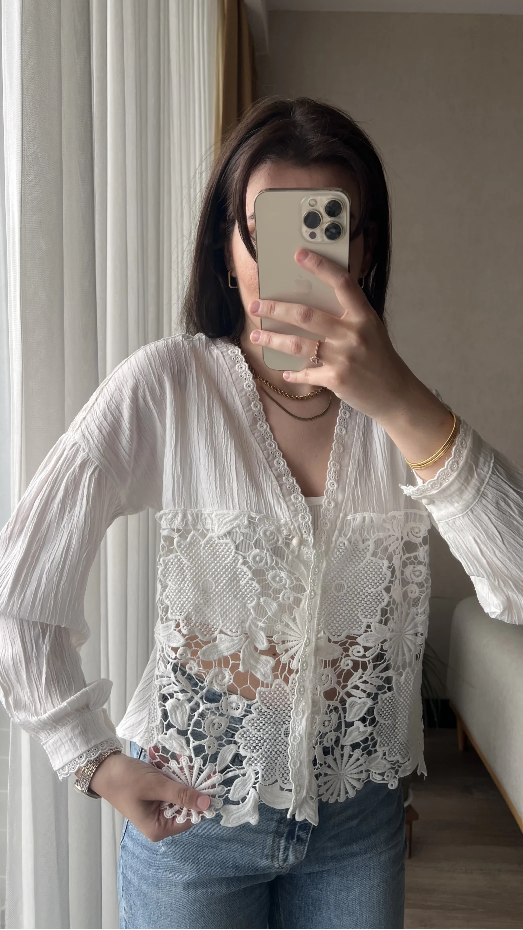 Beyaz Dantelli Gömlek