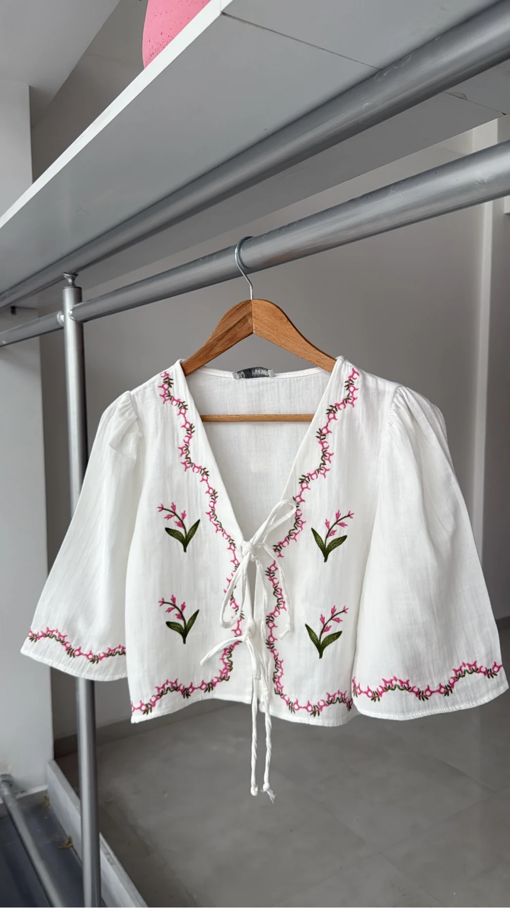 Bodrum Bluz Müslin Kumaş Nakış Detay - Beyaz