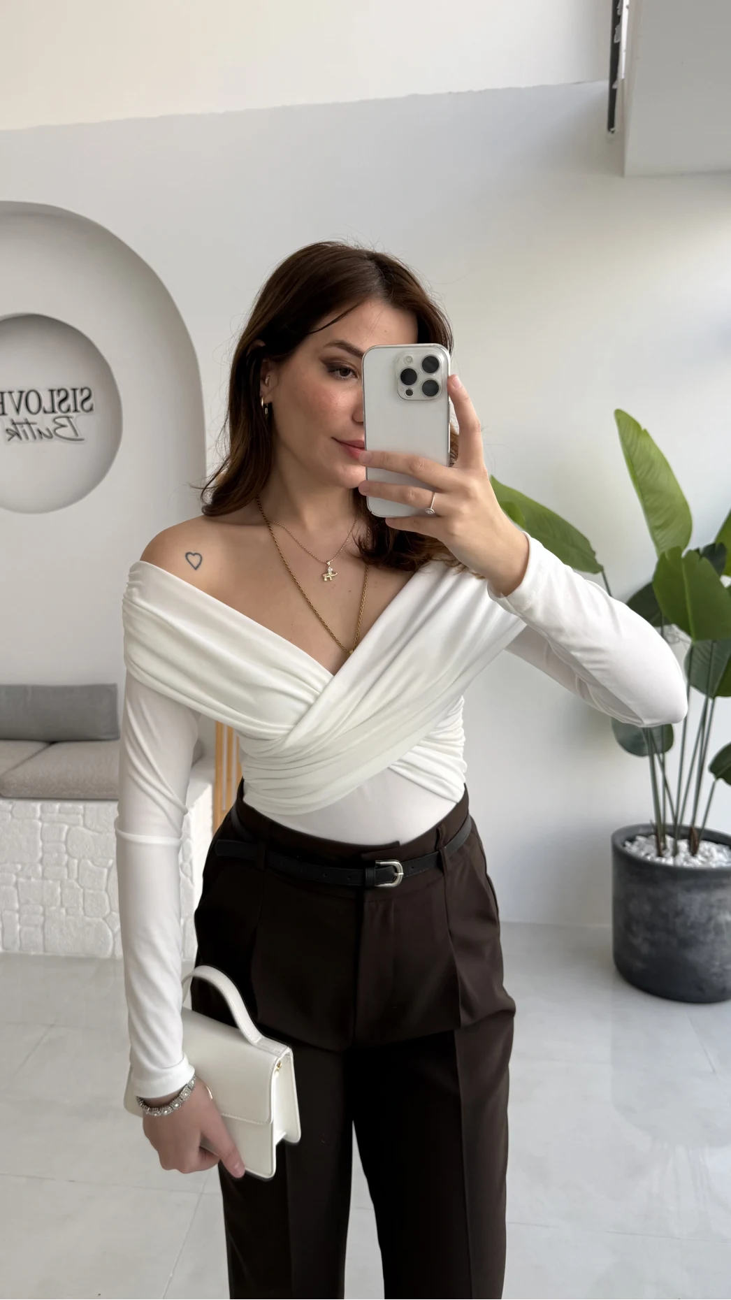 Büzgülü Çapraz Bluz - Beyaz