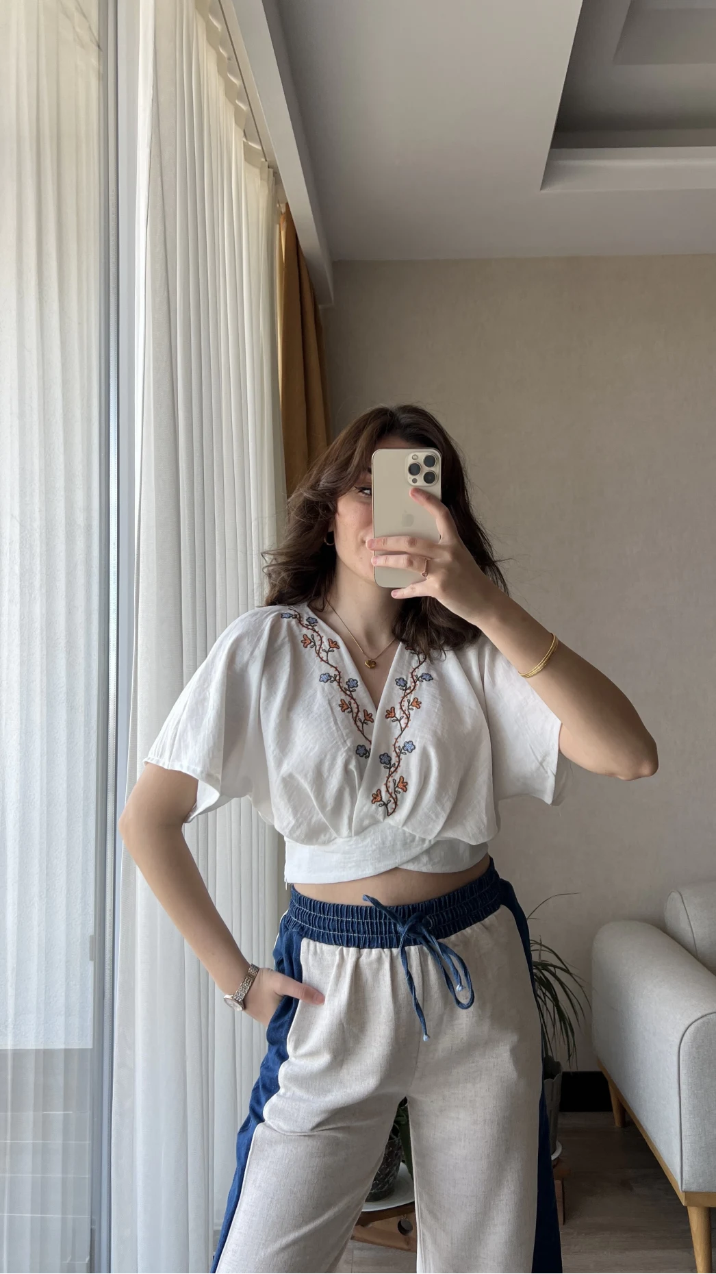 Celosia Beyaz Nakışlı Bluz