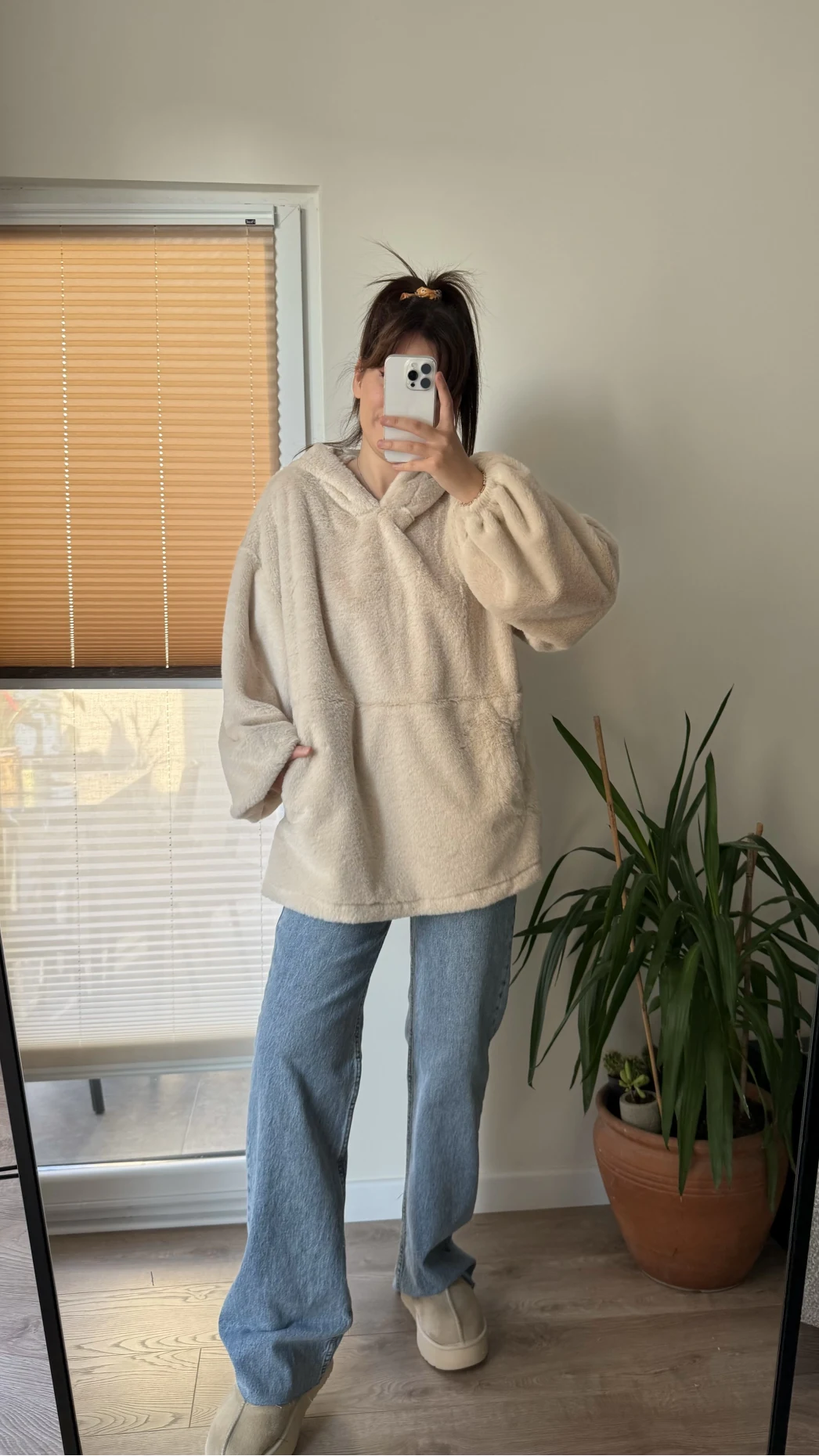 Cepli Peluş Uzun Kapüşonlu Sweatshirt Krem