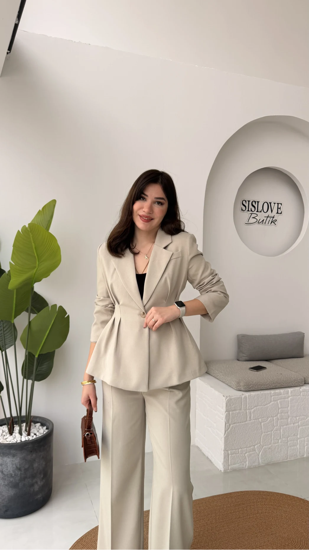 Charlotte Pilili Bele Oturan Takım - Taş - Kod: 8884