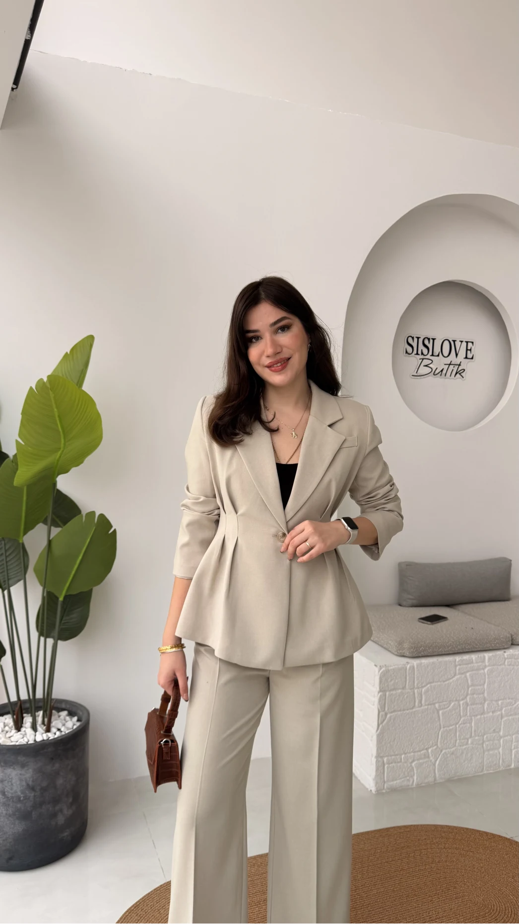 Charlotte Pilili Bele Oturan Takım - Taş - Kod: 8884