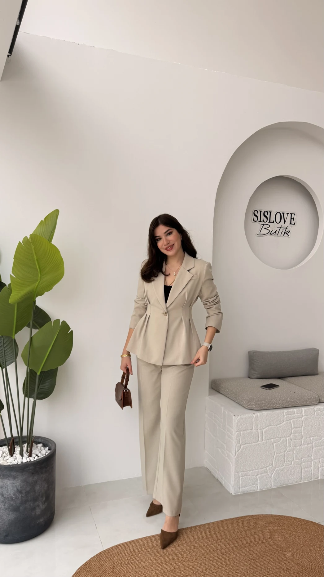 Charlotte Pilili Bele Oturan Takım - Taş - Kod: 8884