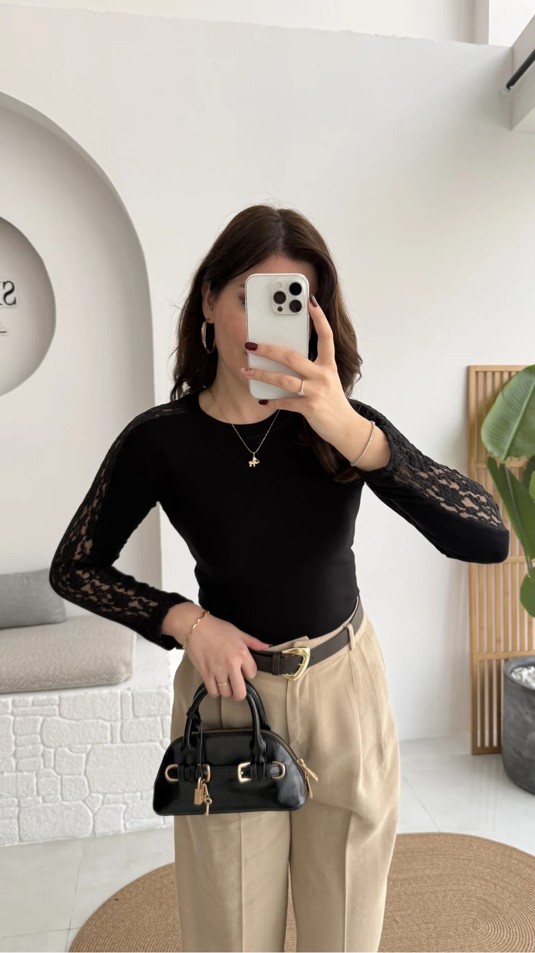 Dantel Detay Parmak Geçmeli Body - Siyah