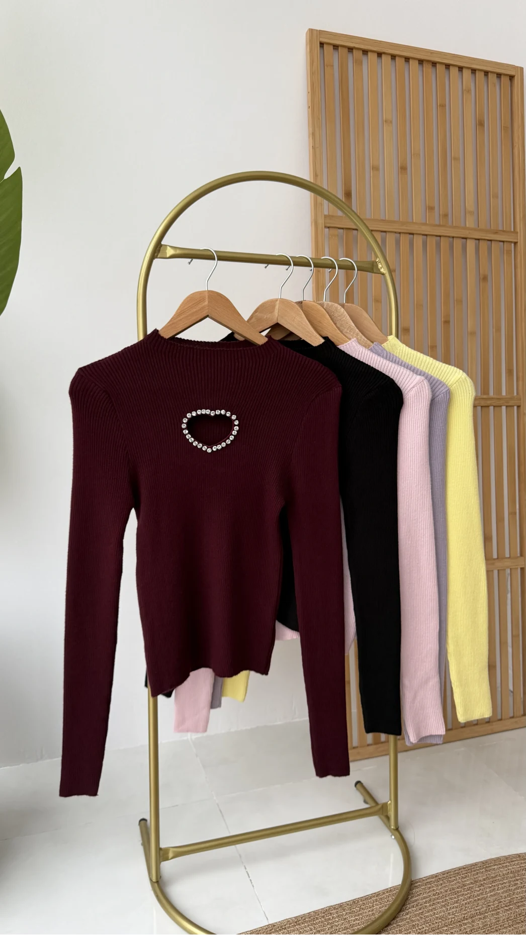 Dekolteli Kalp Detay Taşlı Triko Body - Bordo - Kod: 4810