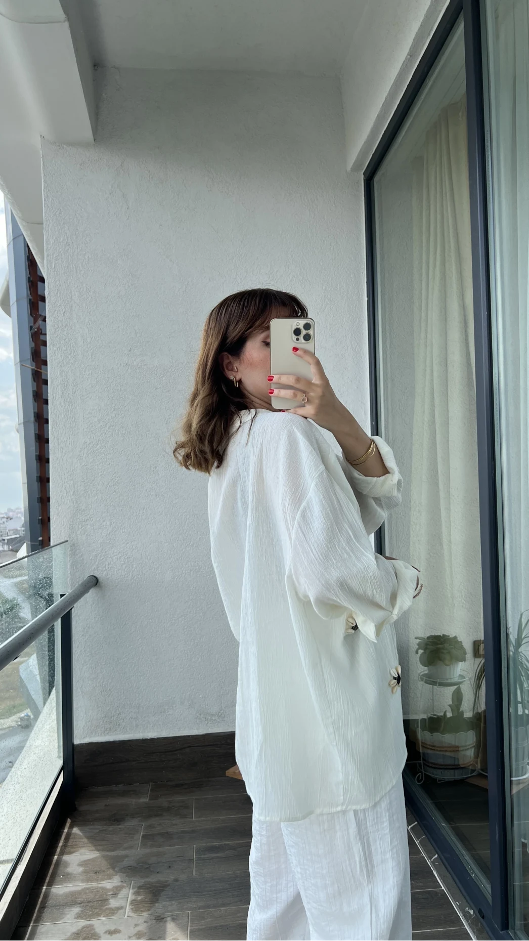 Deniz Kabuklu Beyaz Gömlek