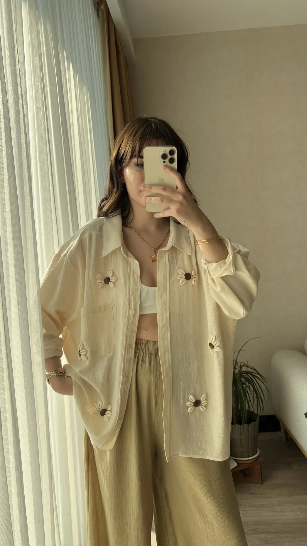 Deniz Kabuklu Krem Gömlek