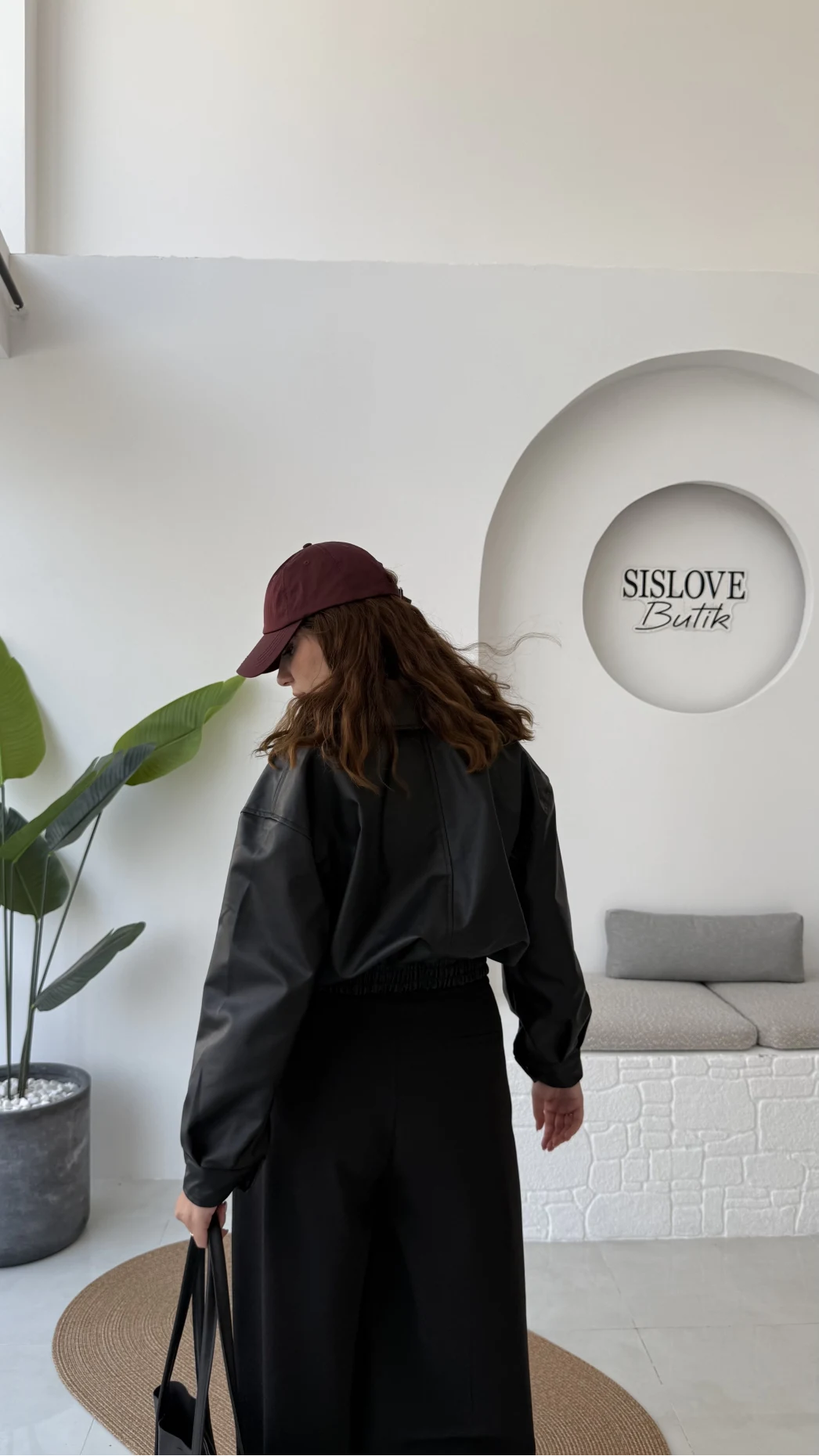 Dolly Beli Lastikli Kısa Deri Ceket - Siyah