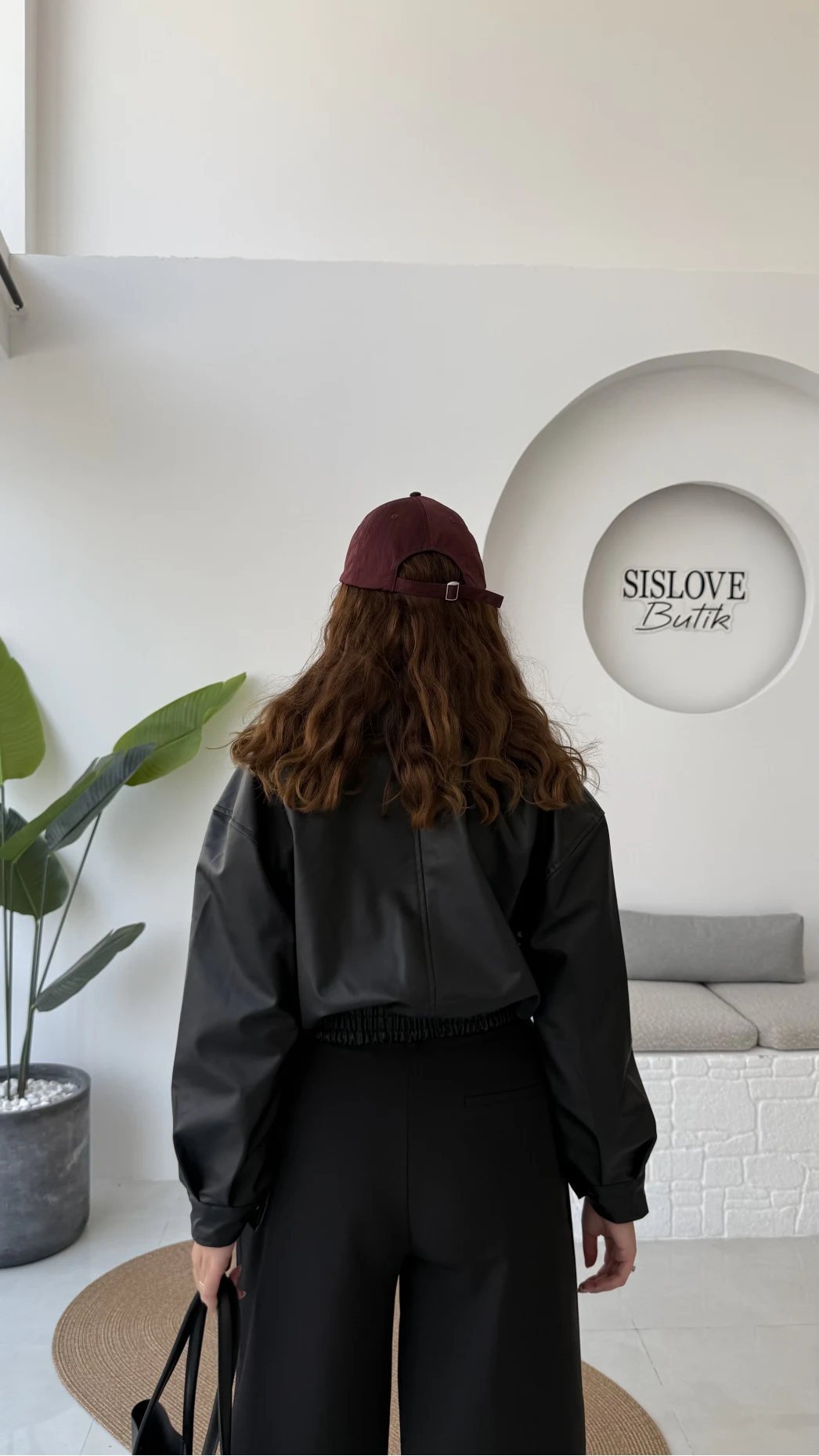 Dolly Beli Lastikli Kısa Deri Ceket - Siyah