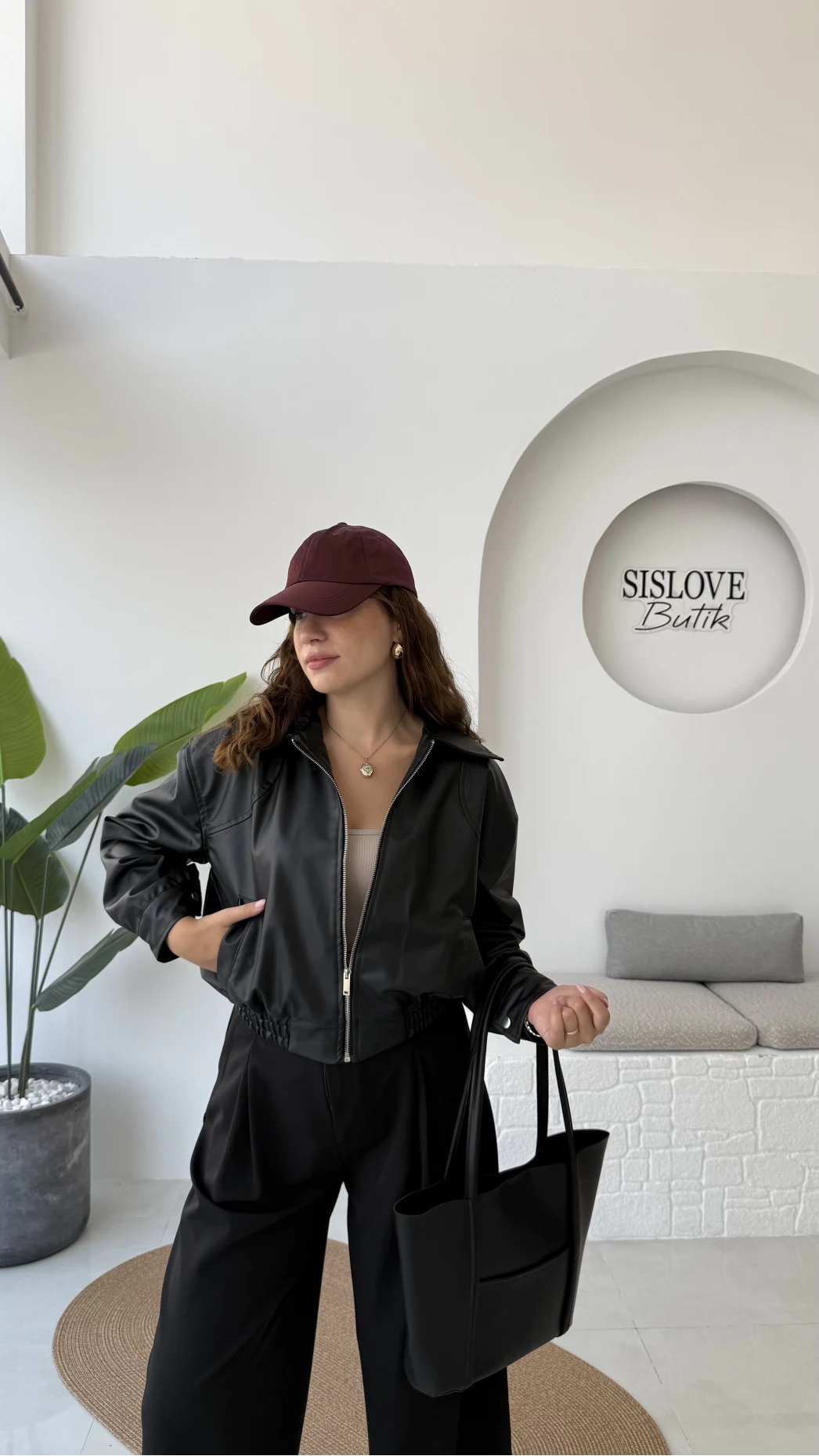 Dolly Beli Lastikli Kısa Deri Ceket - Siyah