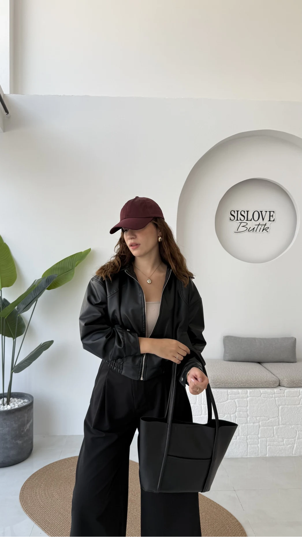 Dolly Beli Lastikli Kısa Deri Ceket - Siyah