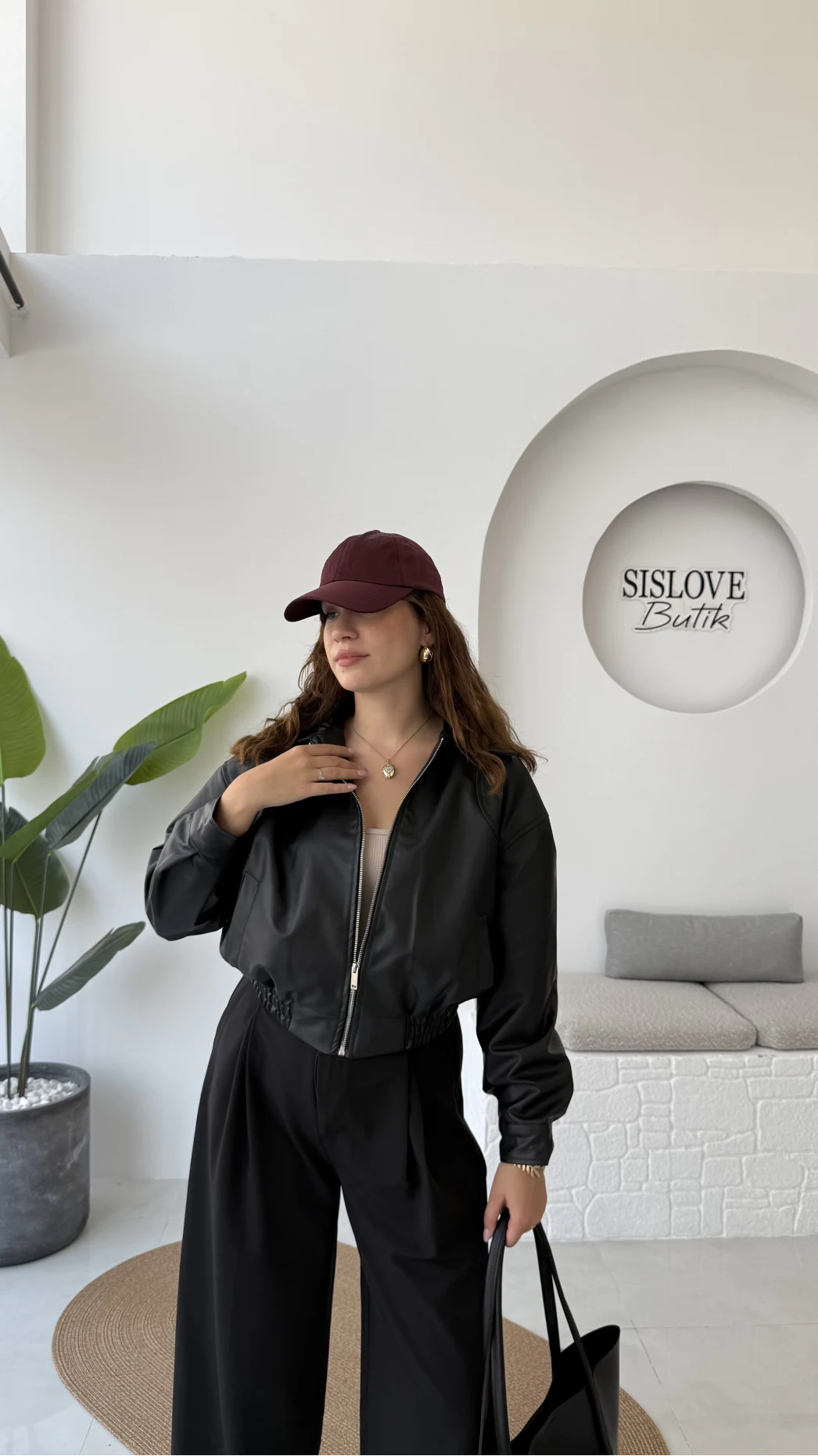 Dolly Beli Lastikli Kısa Deri Ceket - Siyah