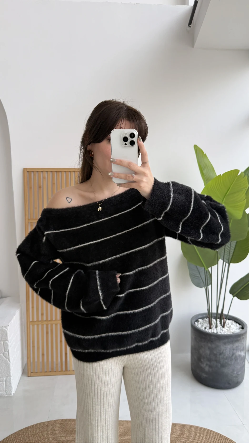 Edwin Kayık Yaka Yumoş Çizgili Kazak - Siyah