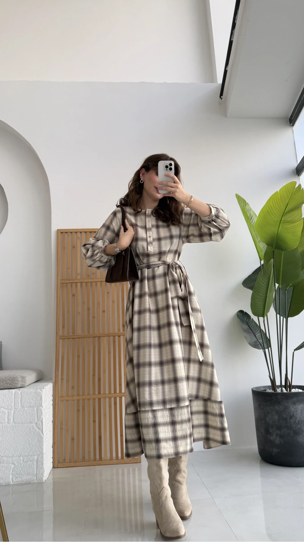 Ekose Desenli Kuşaklı Kloş Elbise - Bej - Kod:26502