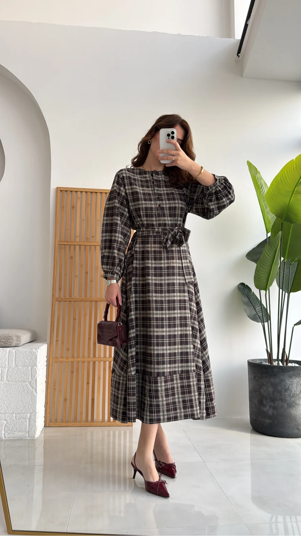 Ekose Desenli Kuşaklı Kloş Elbise - Kahverengi - Kod:26502