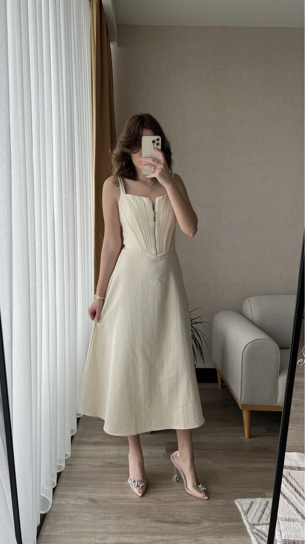 Elina Korseli Ekru Elbise