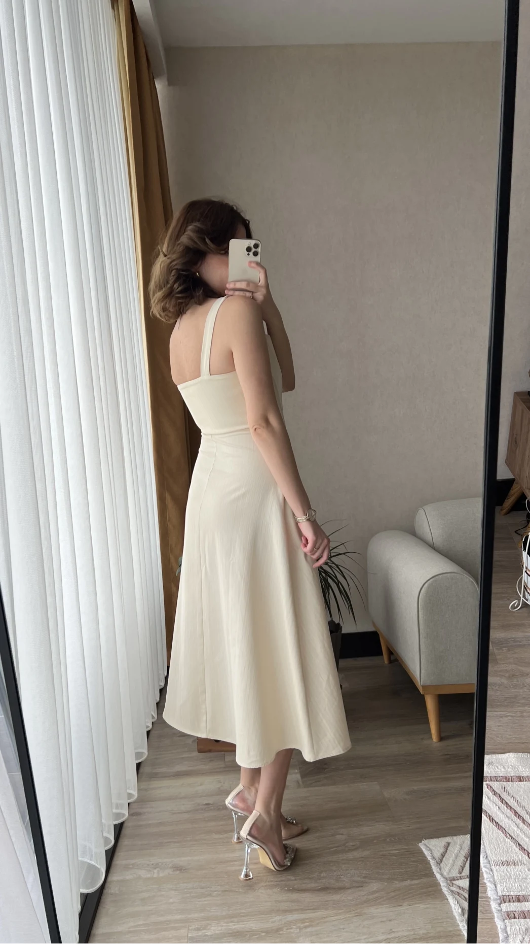 Elina Korseli Ekru Elbise