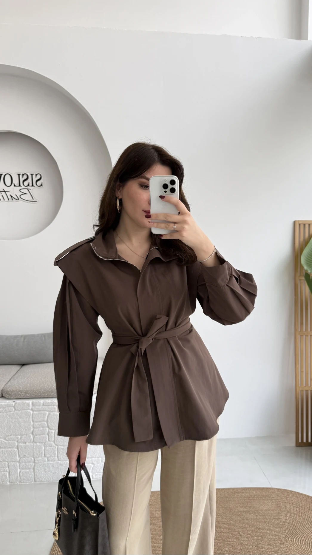 Emris Dik Yaka Geniş Omuzlu Kuşaklı Trenç - Acı Kahve - Kod: 7623