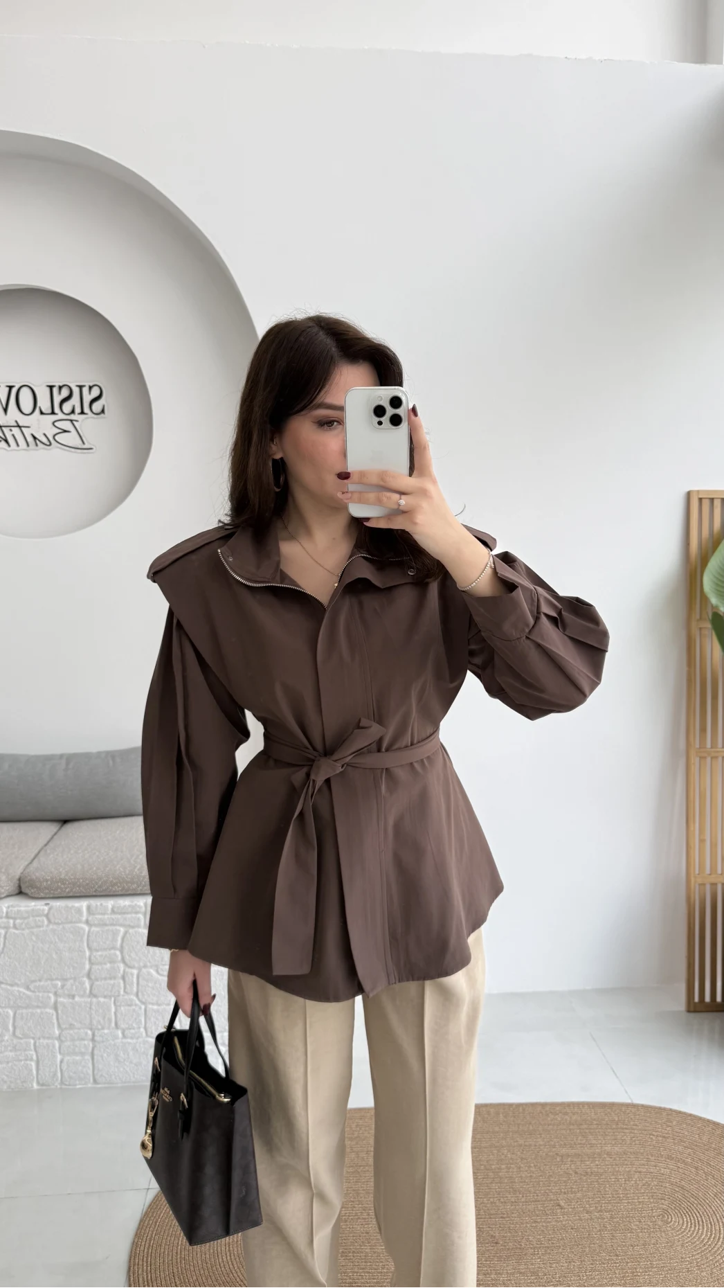 Emris Dik Yaka Geniş Omuzlu Kuşaklı Trenç - Acı Kahve - Kod: 7623