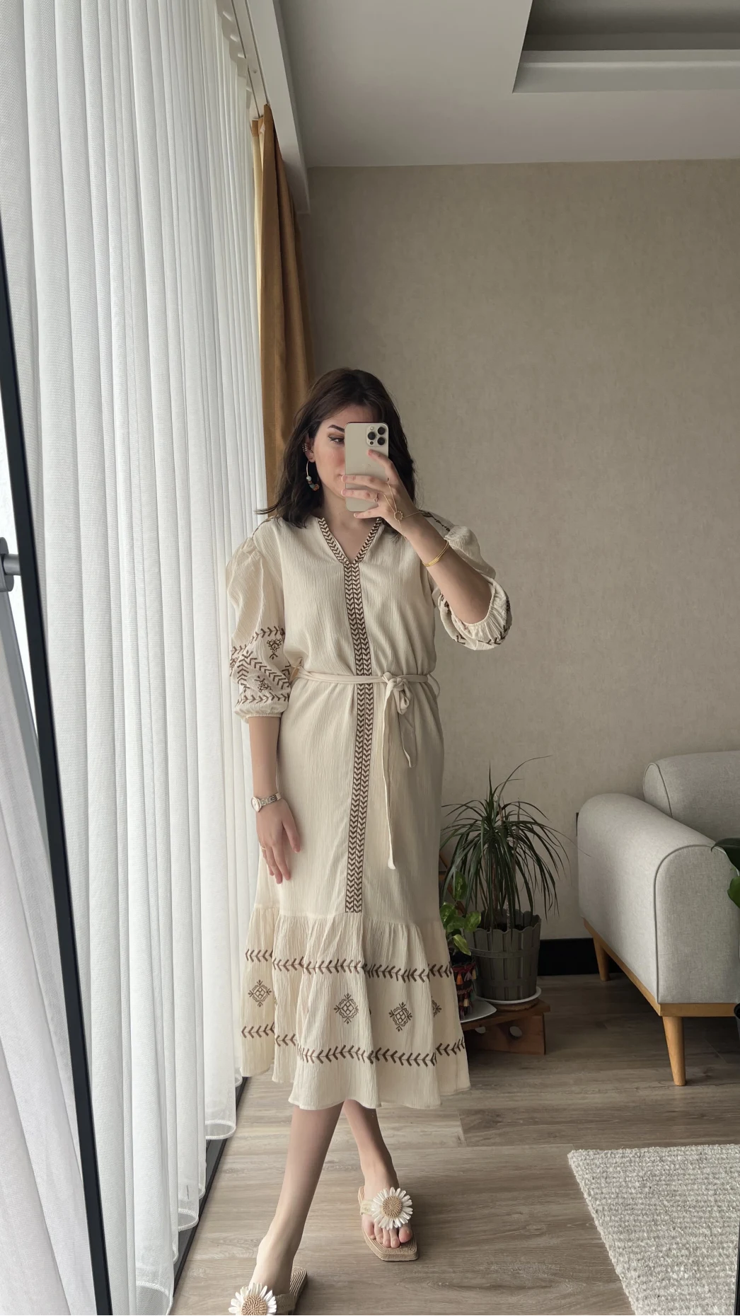 Etnik Desenli Nakış Detay Bej Elbise