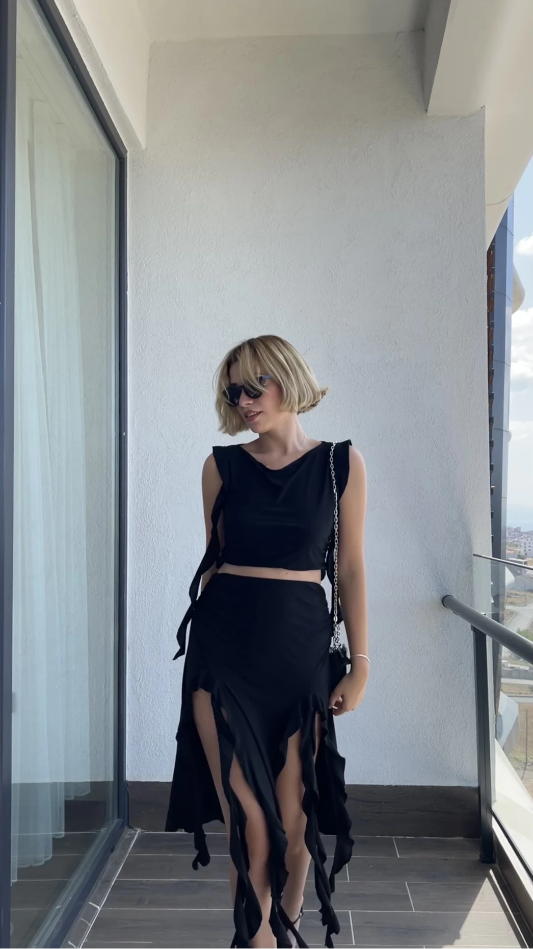 Fırfırlı Siyah Bluz