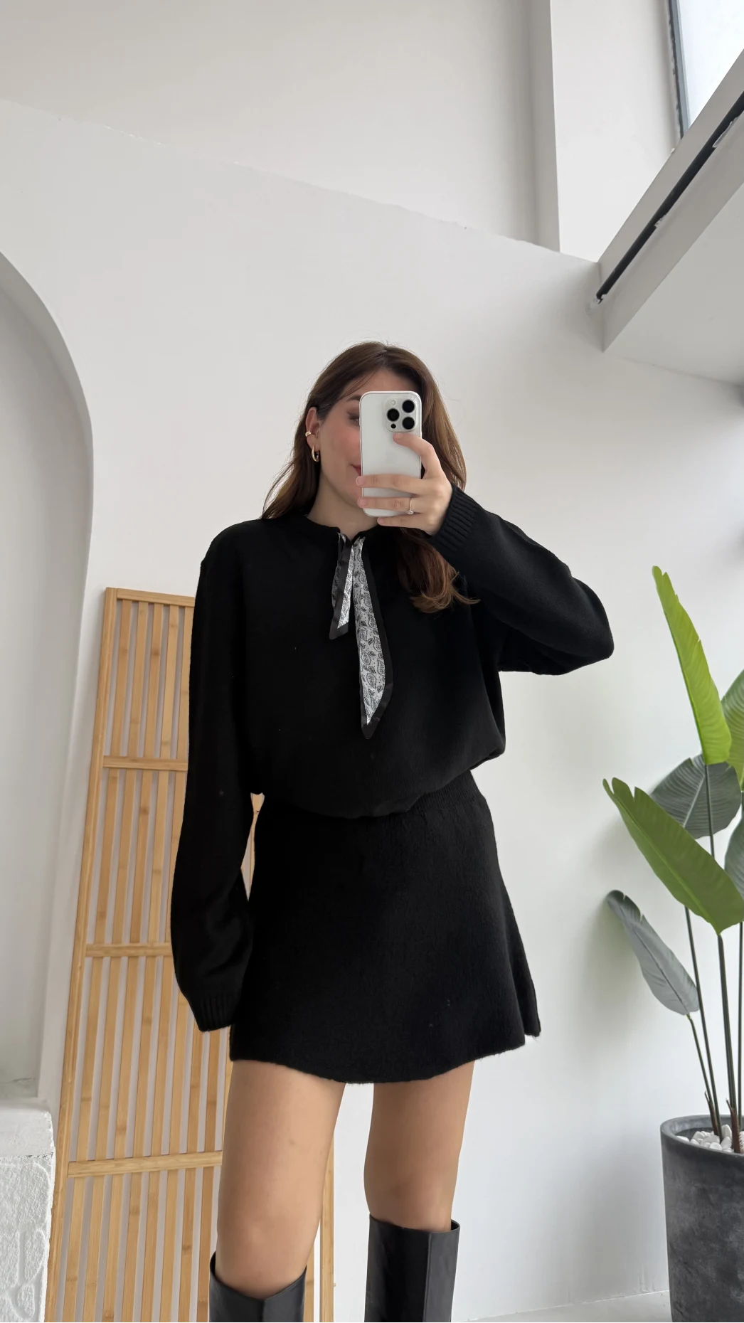 Fular Bağlamalı Uzun Kol Kazak - Siyah