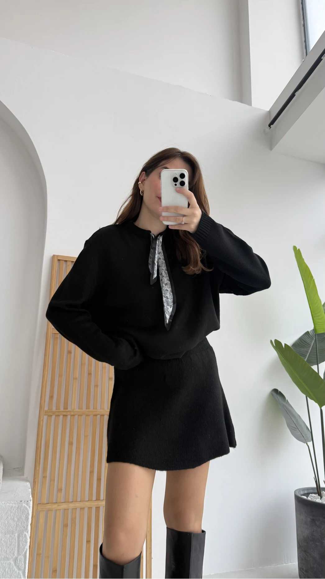 Fular Bağlamalı Uzun Kol Kazak - Siyah