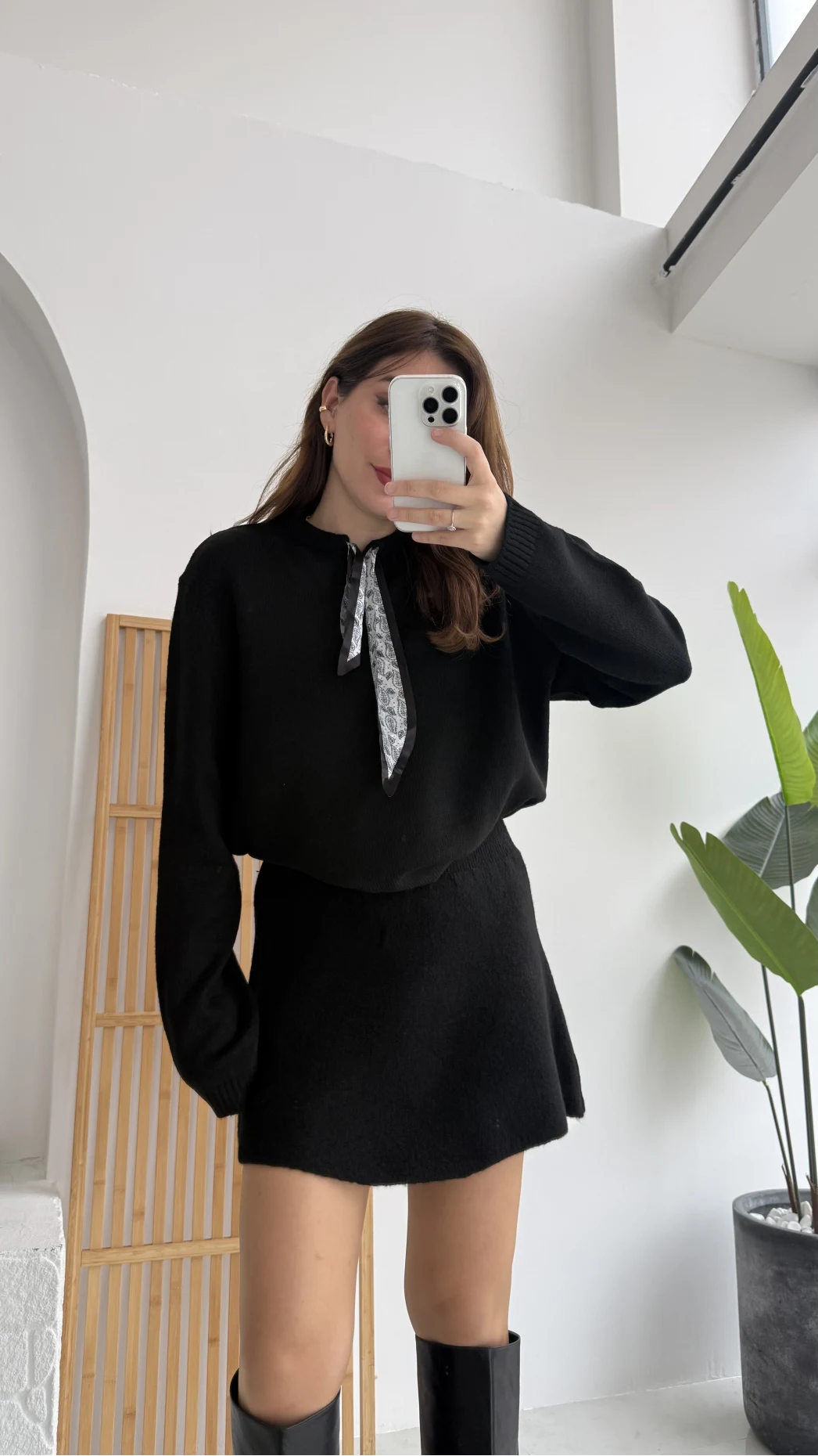 Fular Bağlamalı Uzun Kol Kazak - Siyah