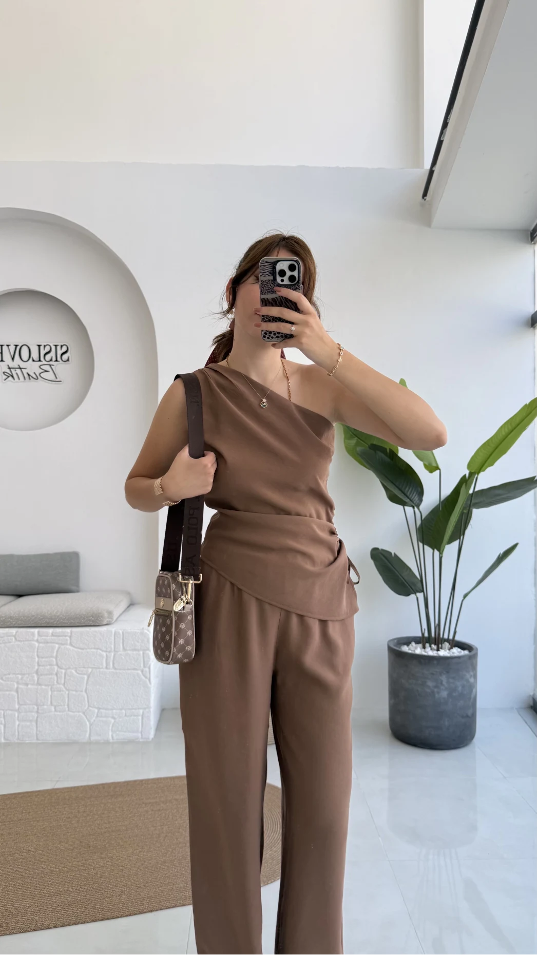 Gilda Tek Omuz Asimetrik Kesim Takım - Kahve