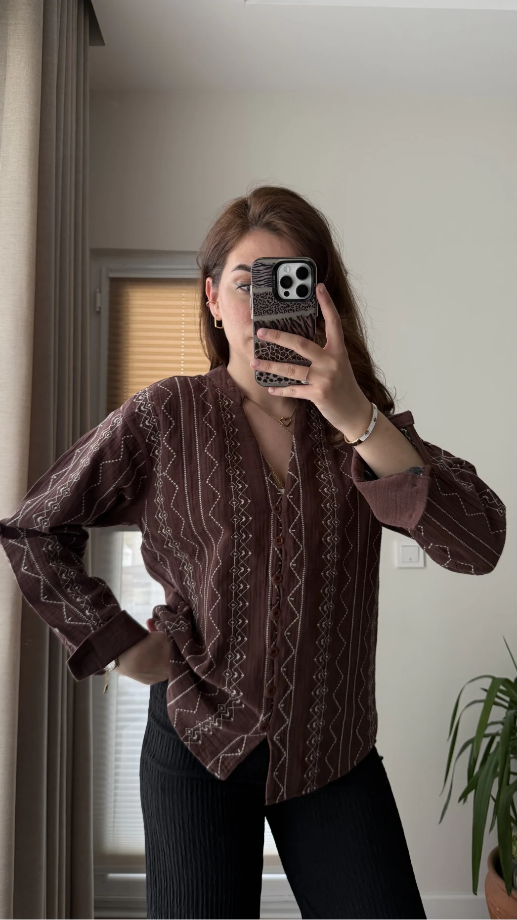 Gömlek Nakış Detay Acı Kahve 2035