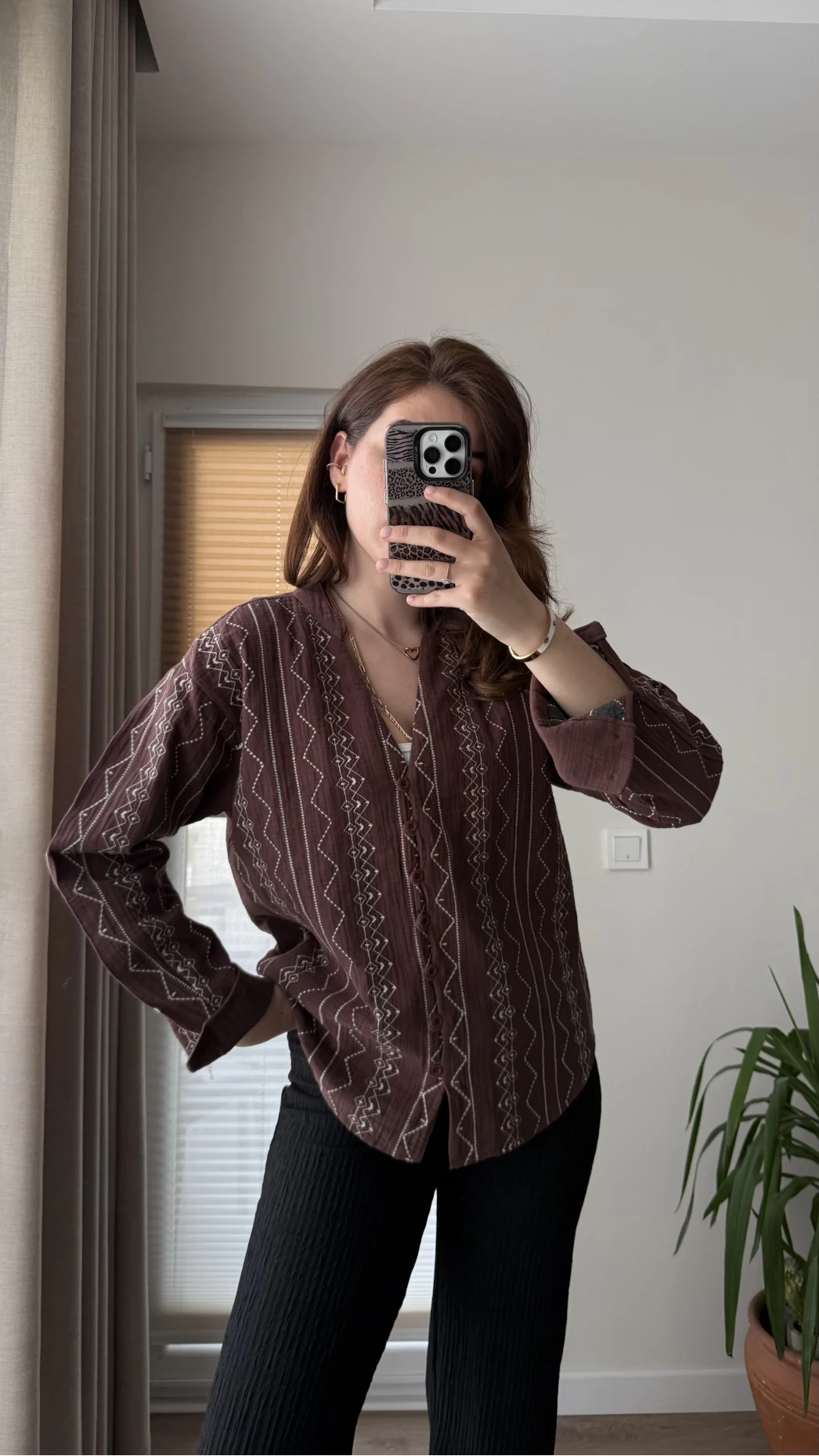 Gömlek Nakış Detay Acı Kahve 2035