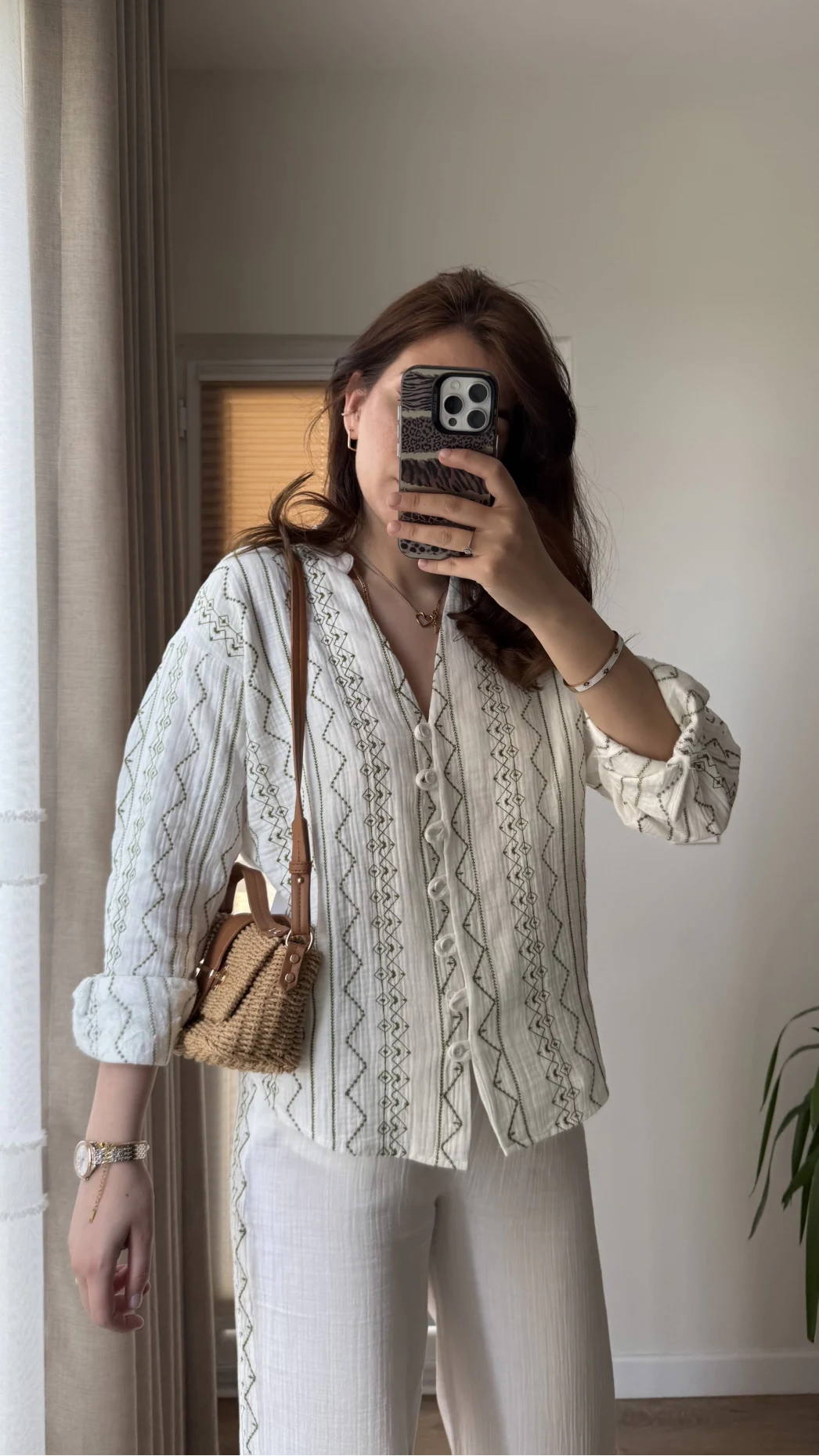 Gömlek Nakış Detay Beyaz 2035