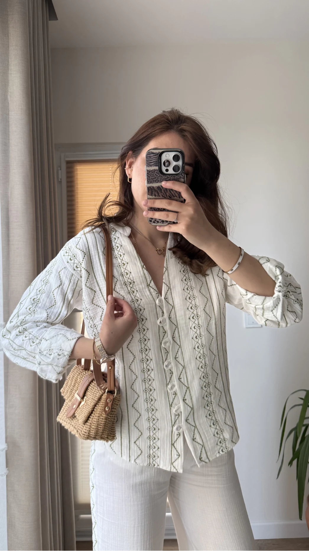 Gömlek Nakış Detay Beyaz 2035