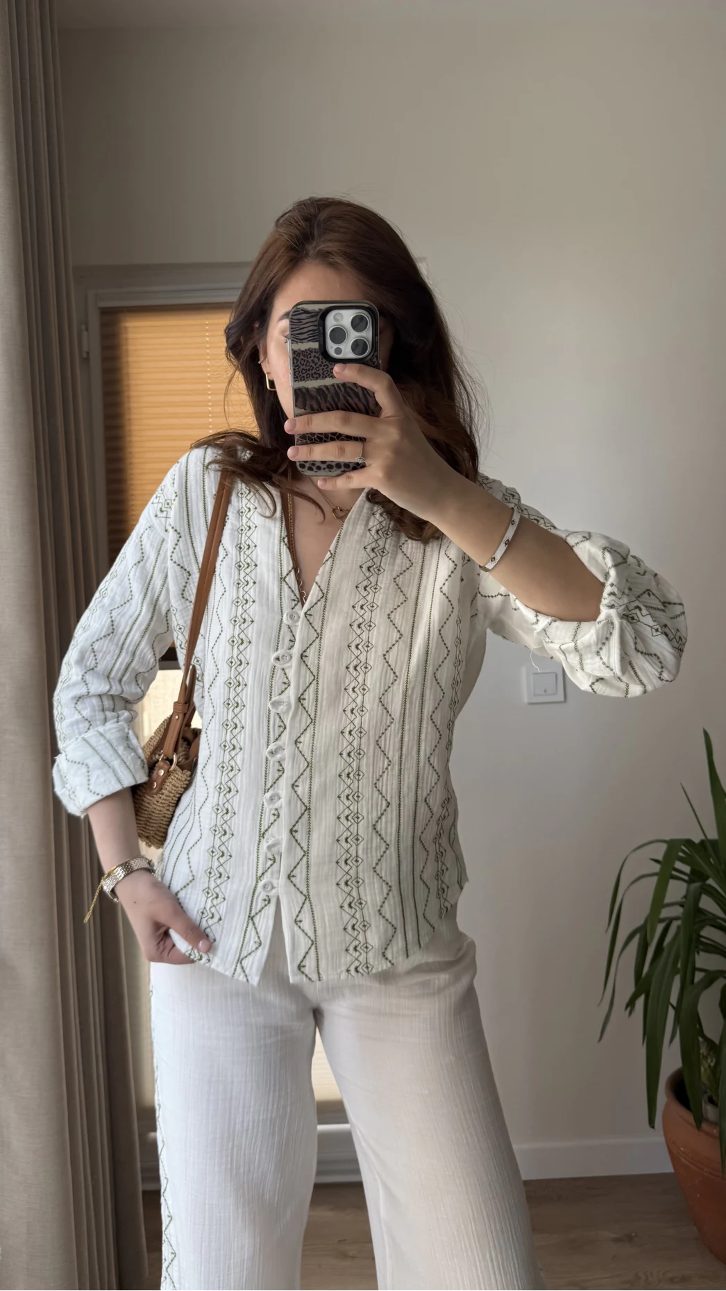 Gömlek Nakış Detay Beyaz 2035