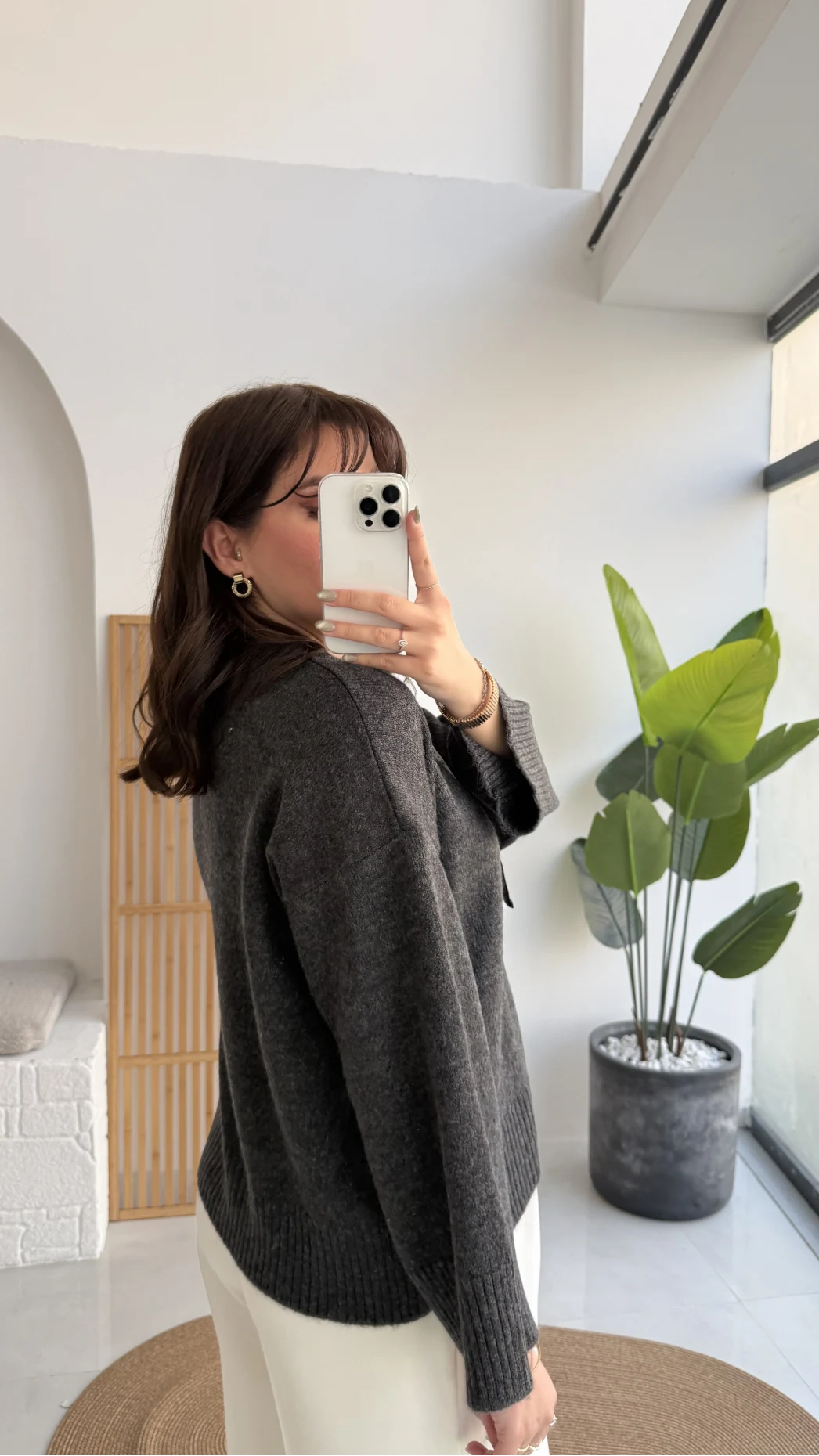 Hilary Yakası Aksesuar Detaylı Fular Bağlamalı Kazak - Antrasit